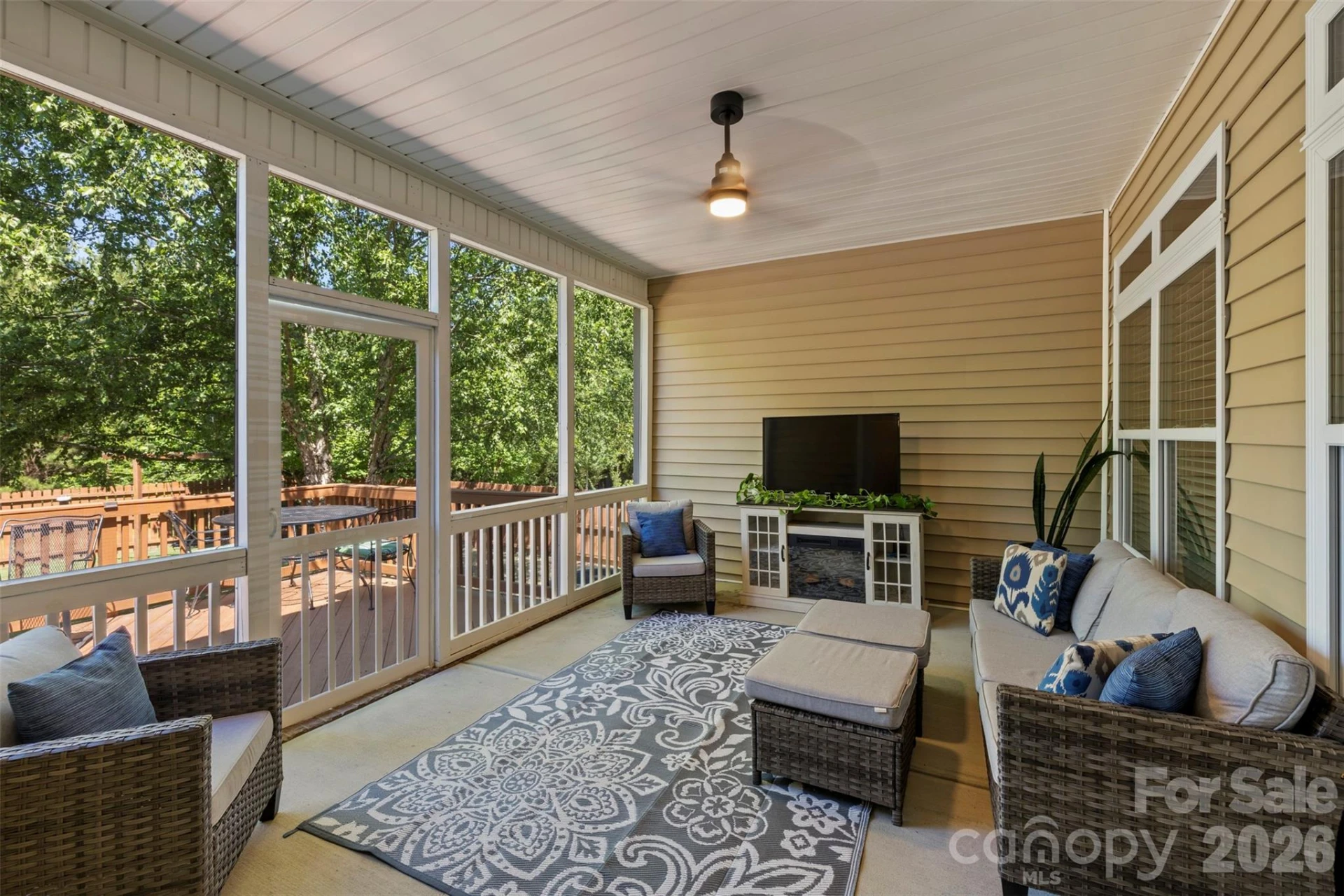 4045 Hickory View Drive - Photo 32