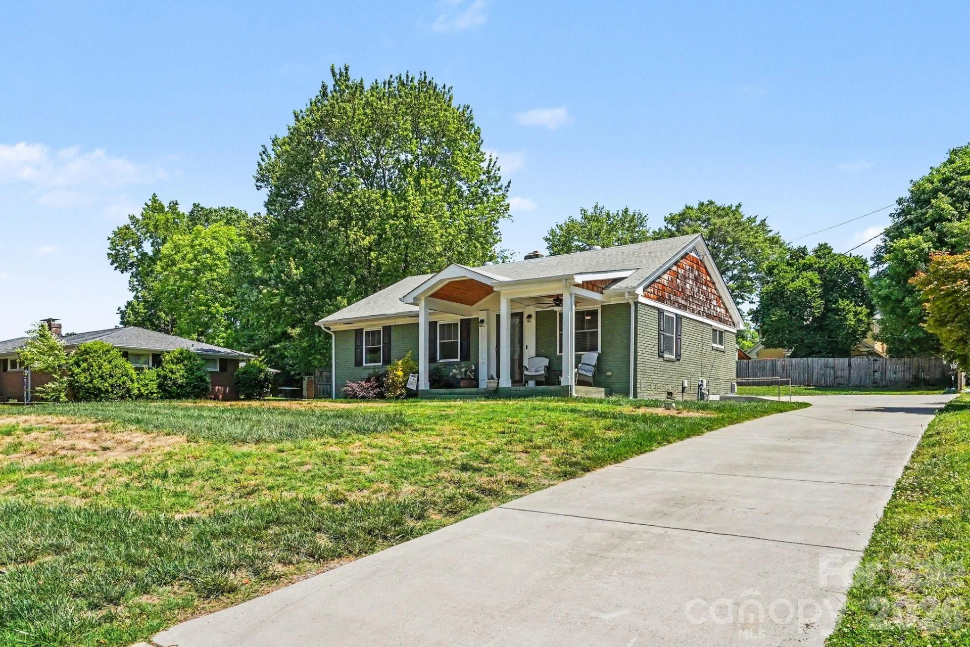 707 Spring Street - Photo 3