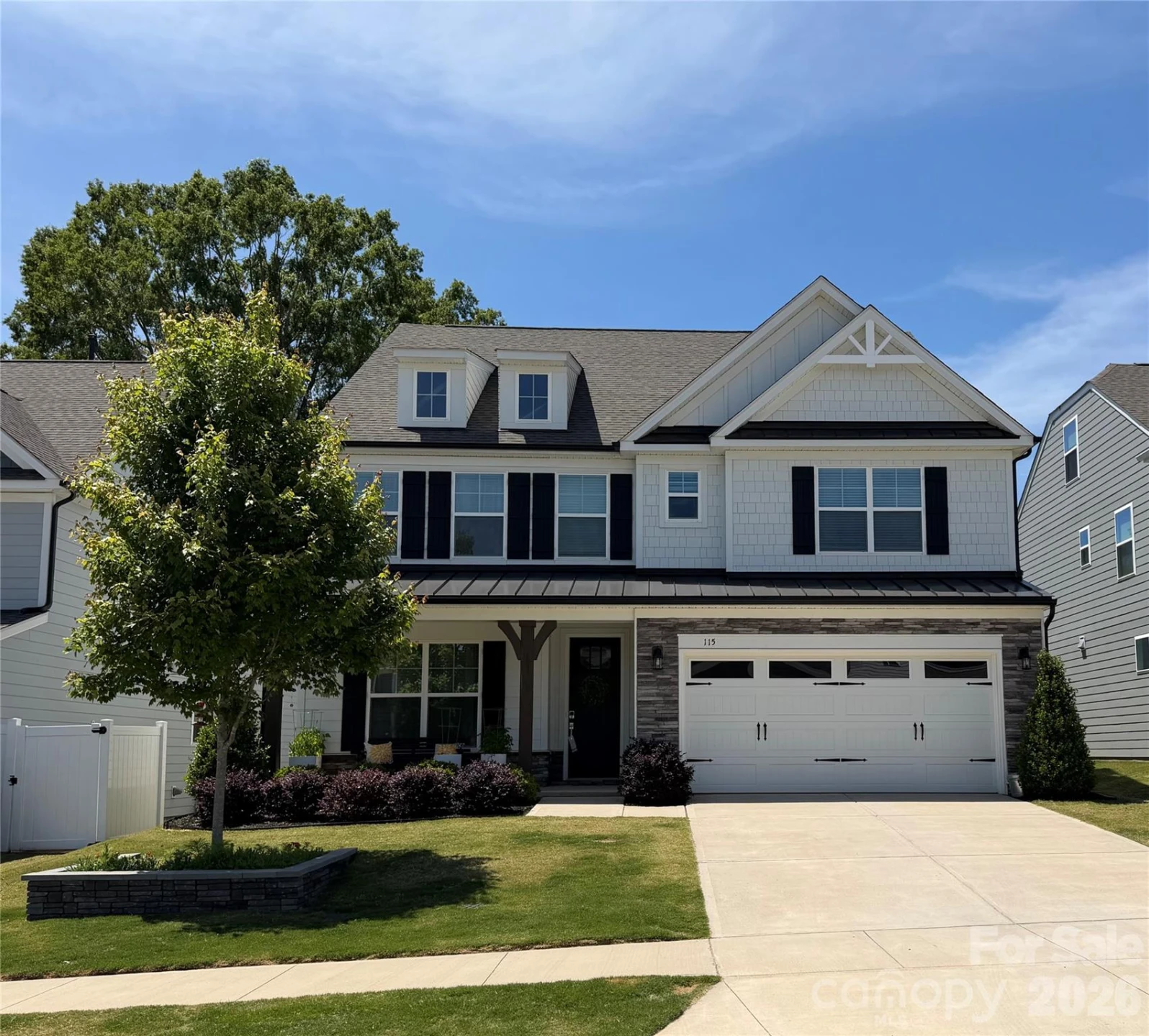 115 Summerhill Drive - Photo 2