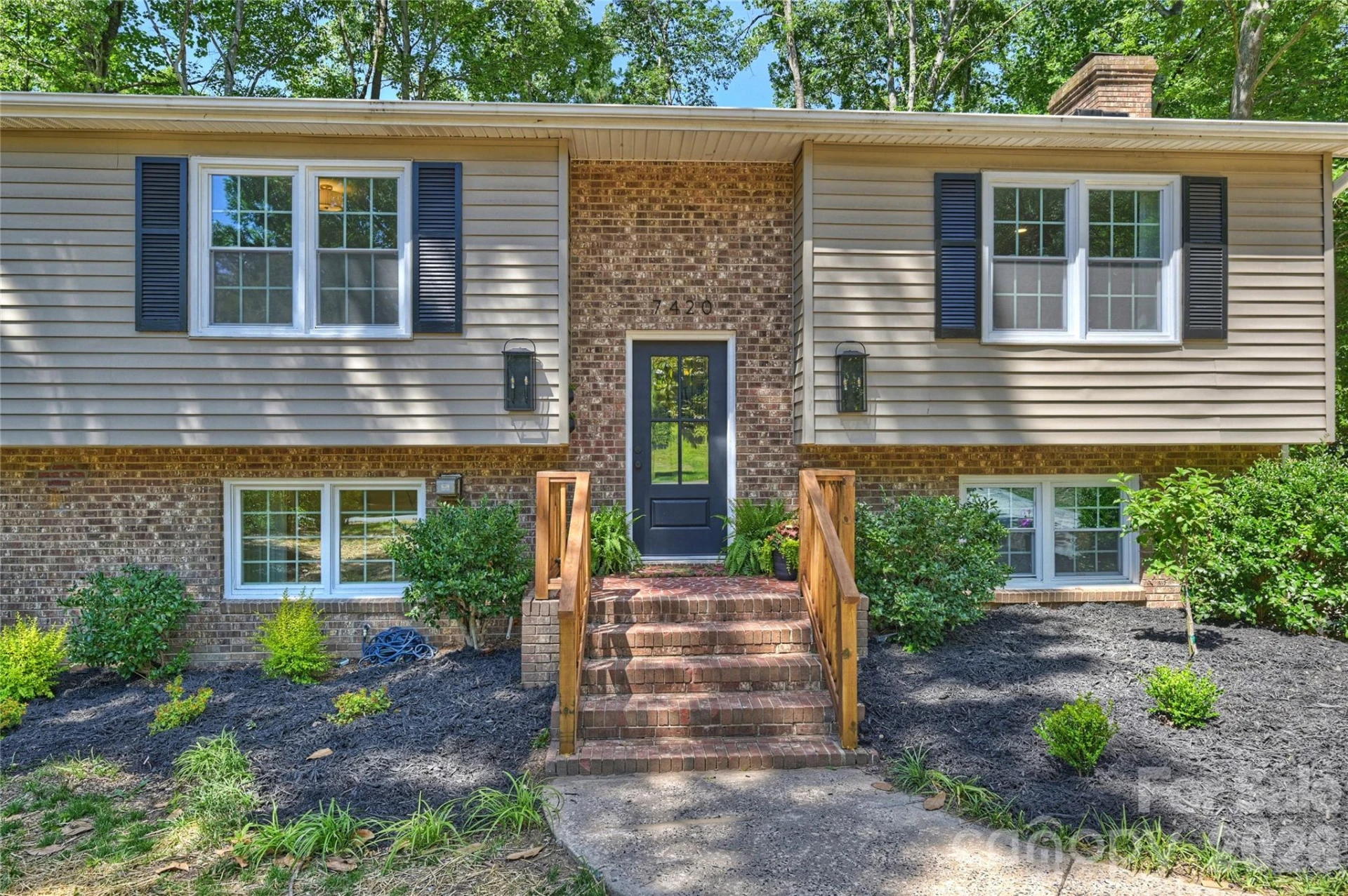 7420 Castlebar Road - Photo 2