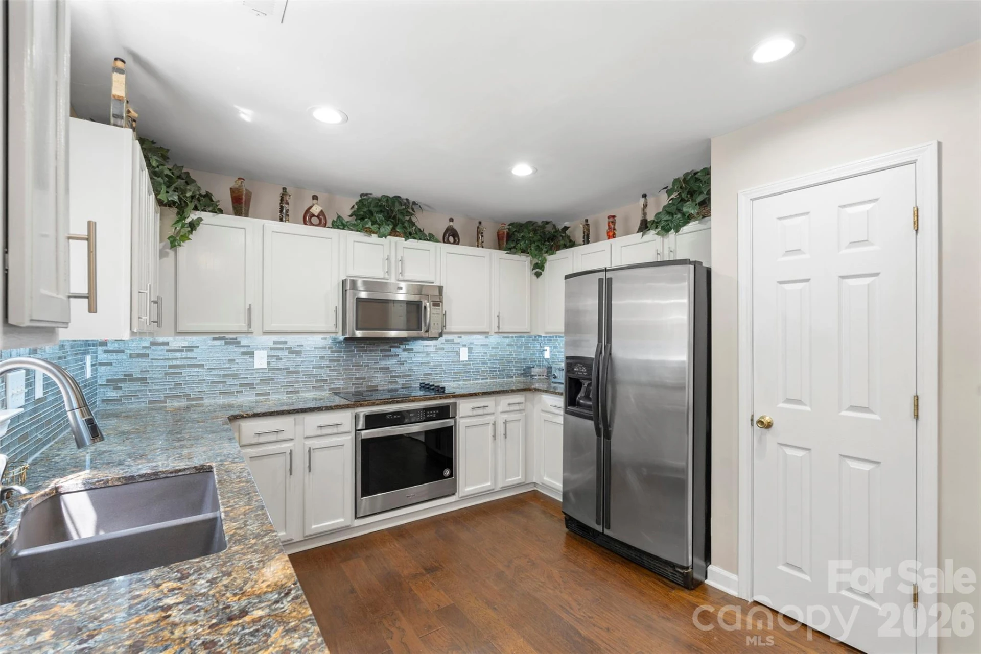 7923 Shiny Meadow Lane - Photo 5