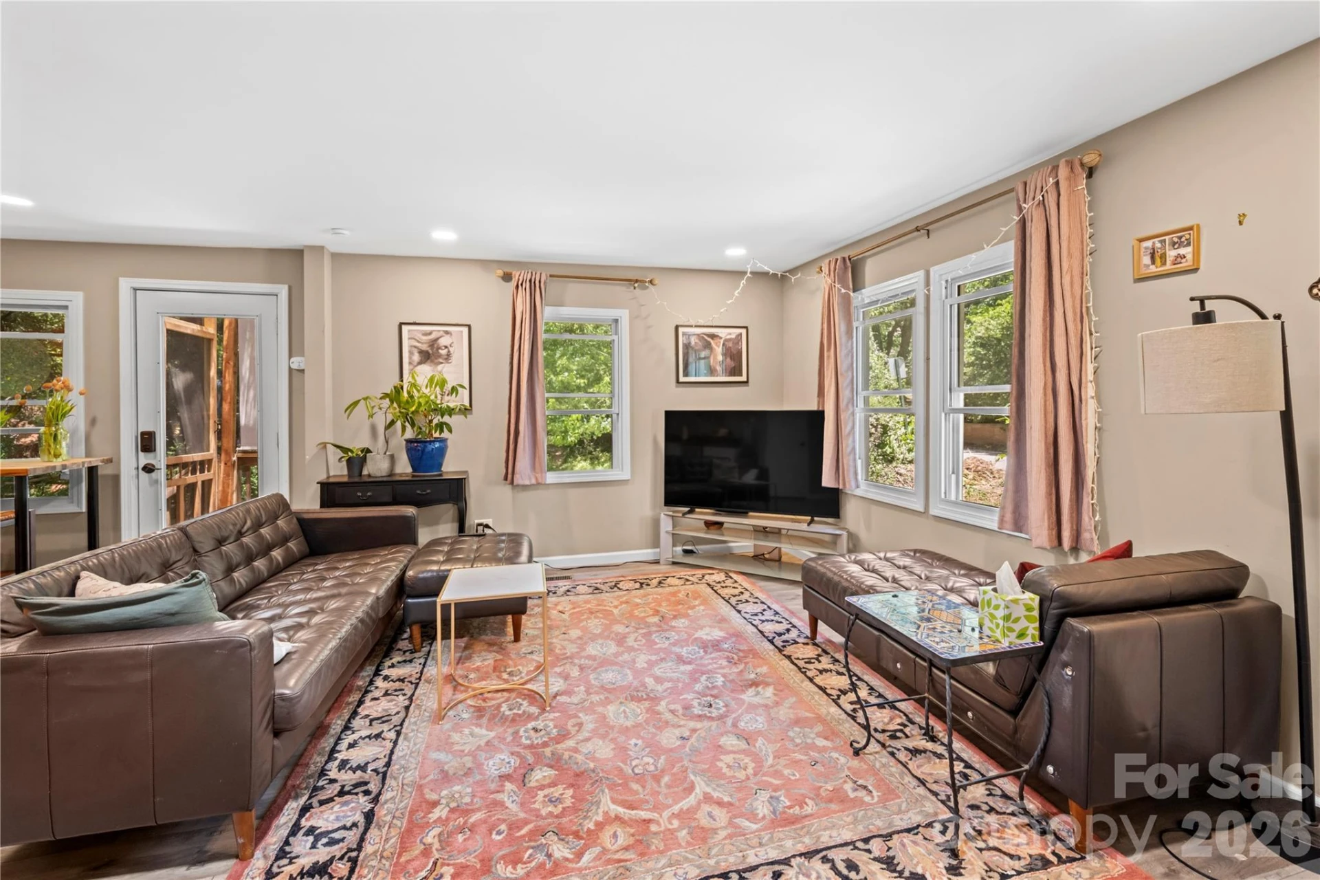 1 Detroit Avenue - Photo 2