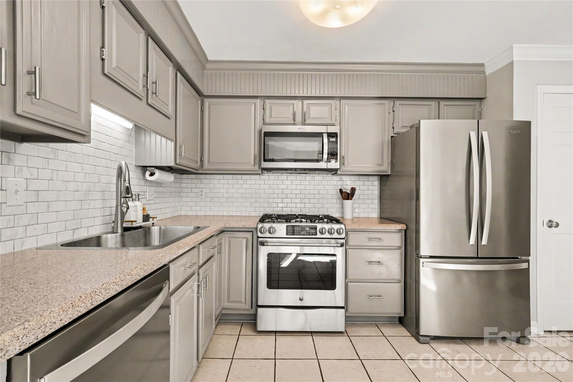 10428 Hall Drive - Photo 9