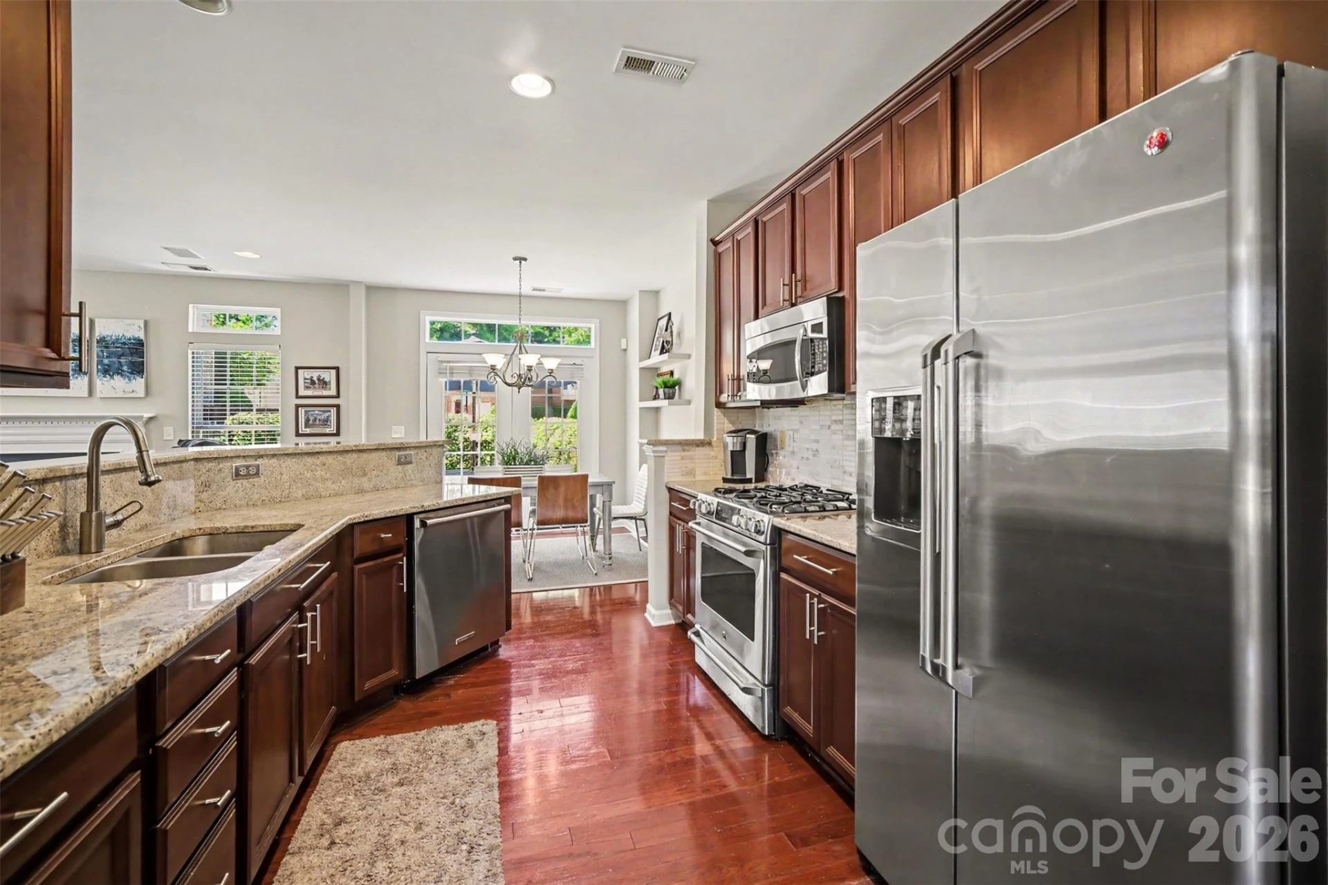 5938 Union Pacific Avenue - Photo 13