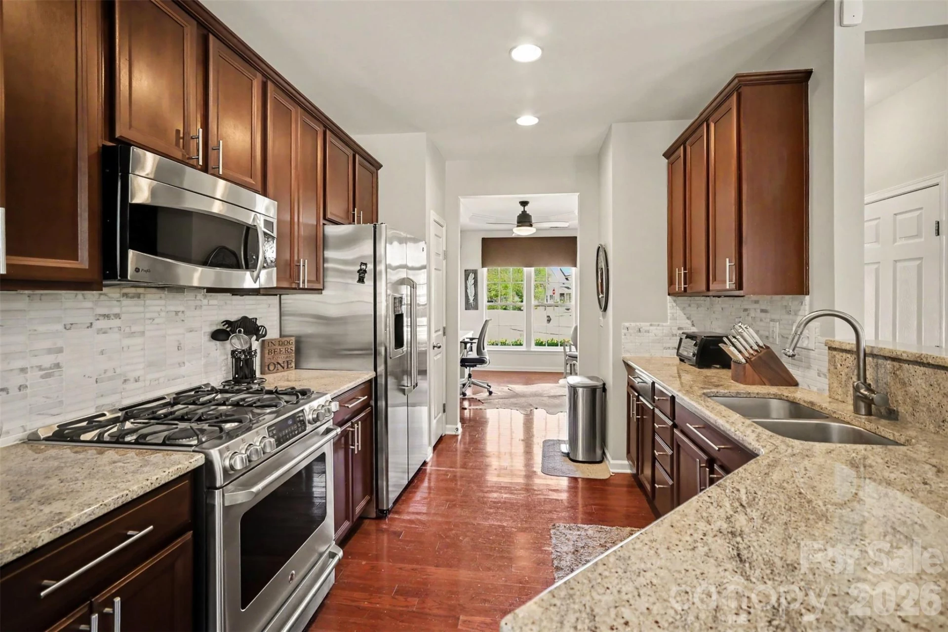 5938 Union Pacific Avenue - Photo 14