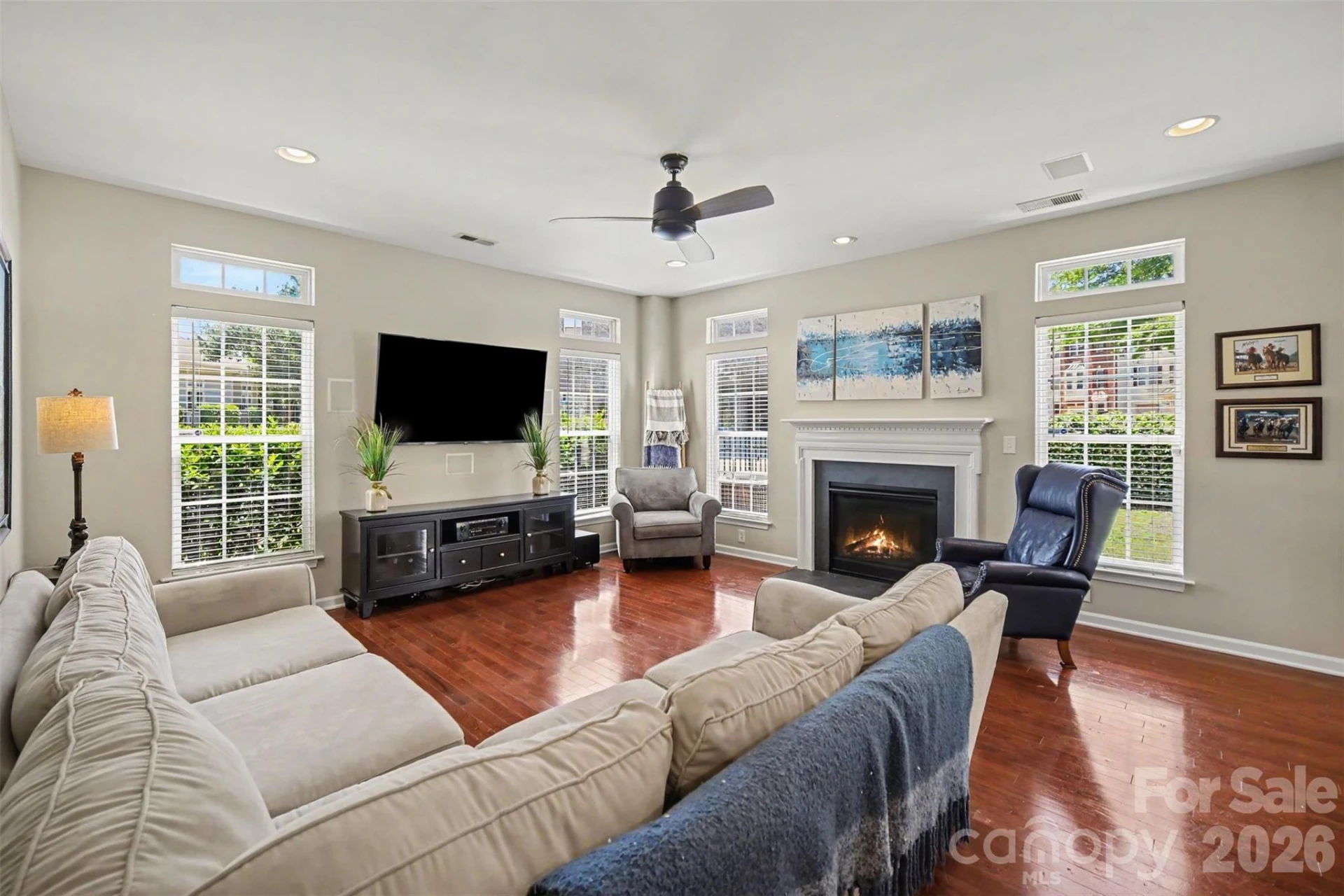 5938 Union Pacific Avenue - Photo 4