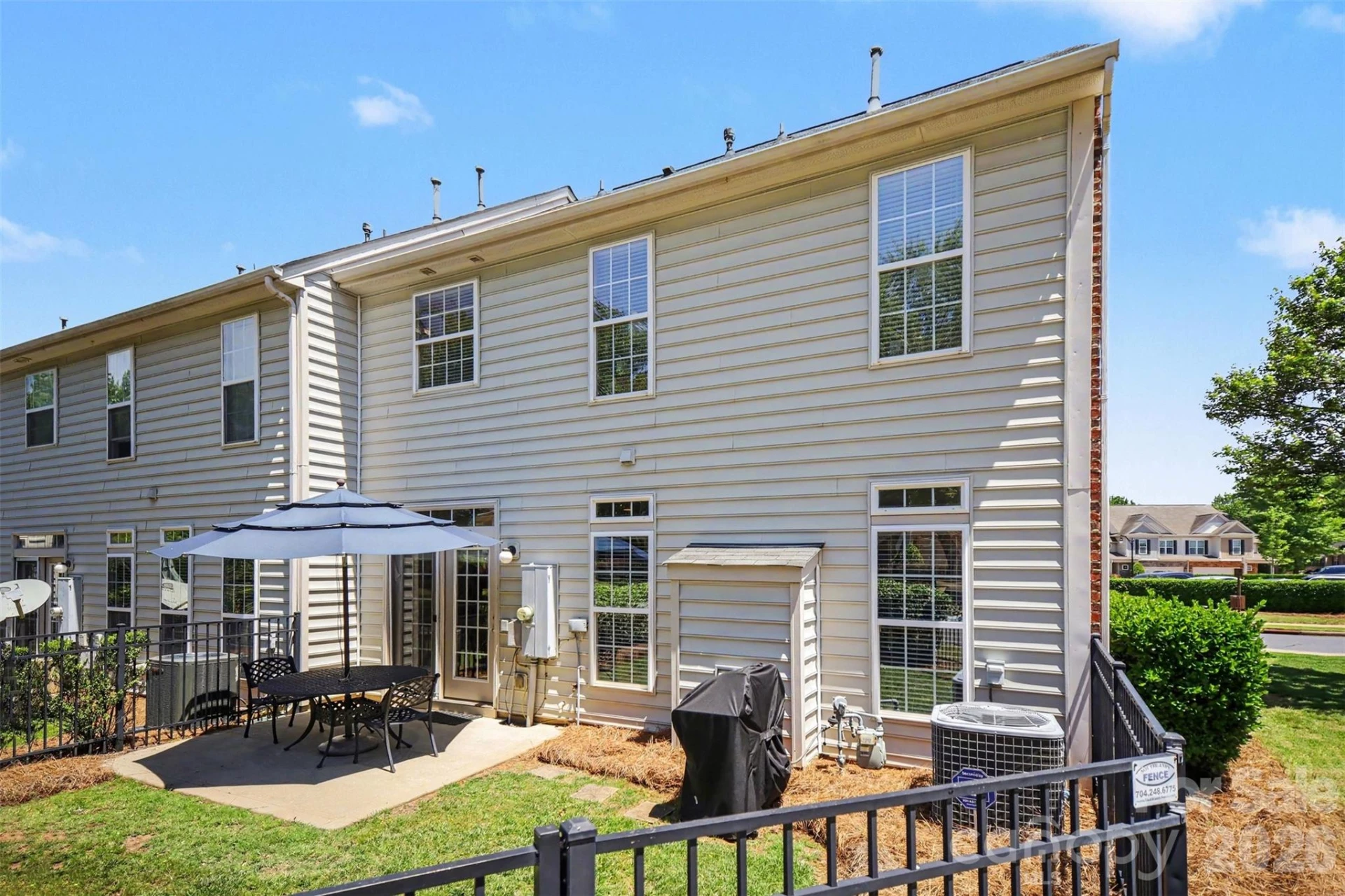 5938 Union Pacific Avenue - Photo 31