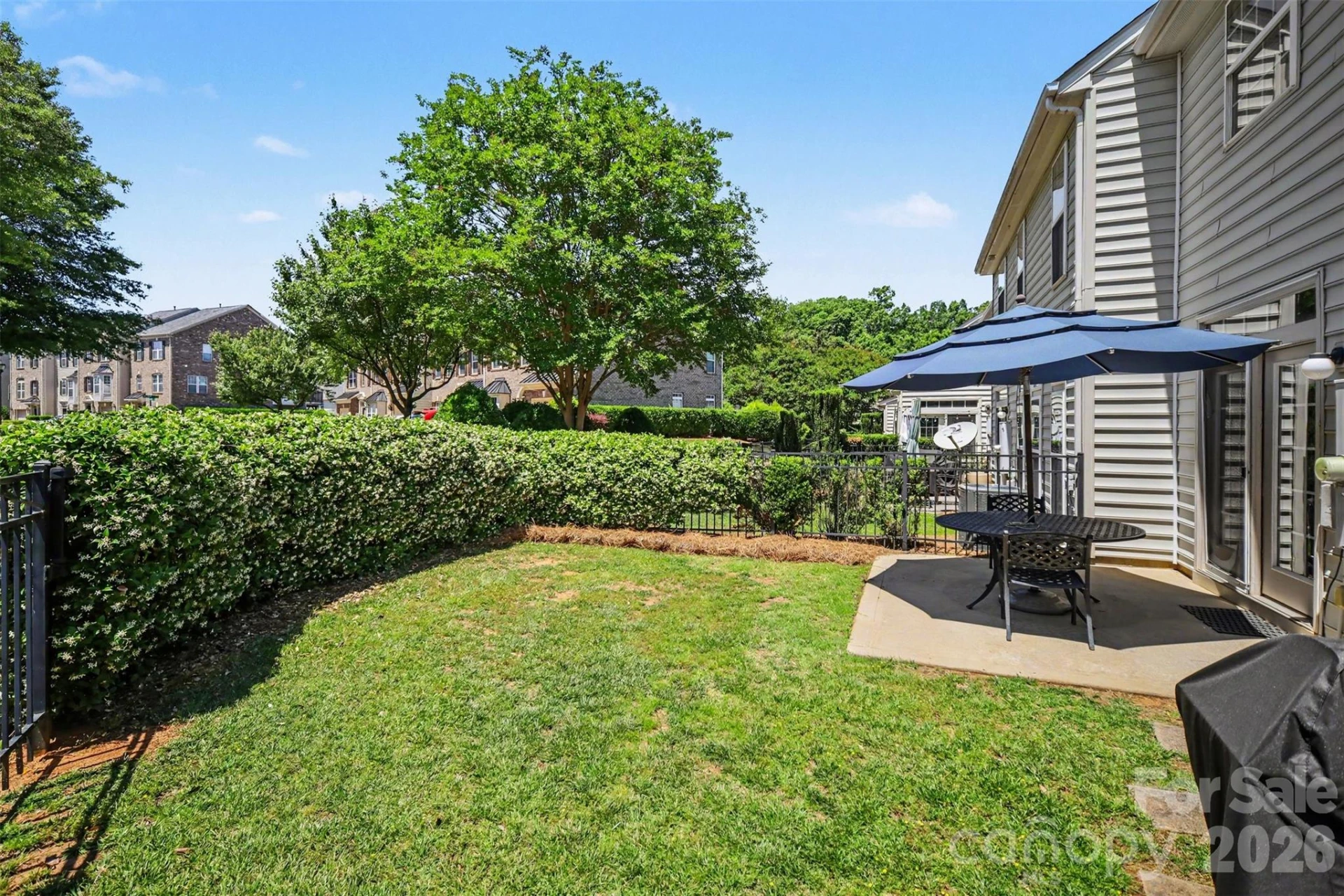 5938 Union Pacific Avenue - Photo 32