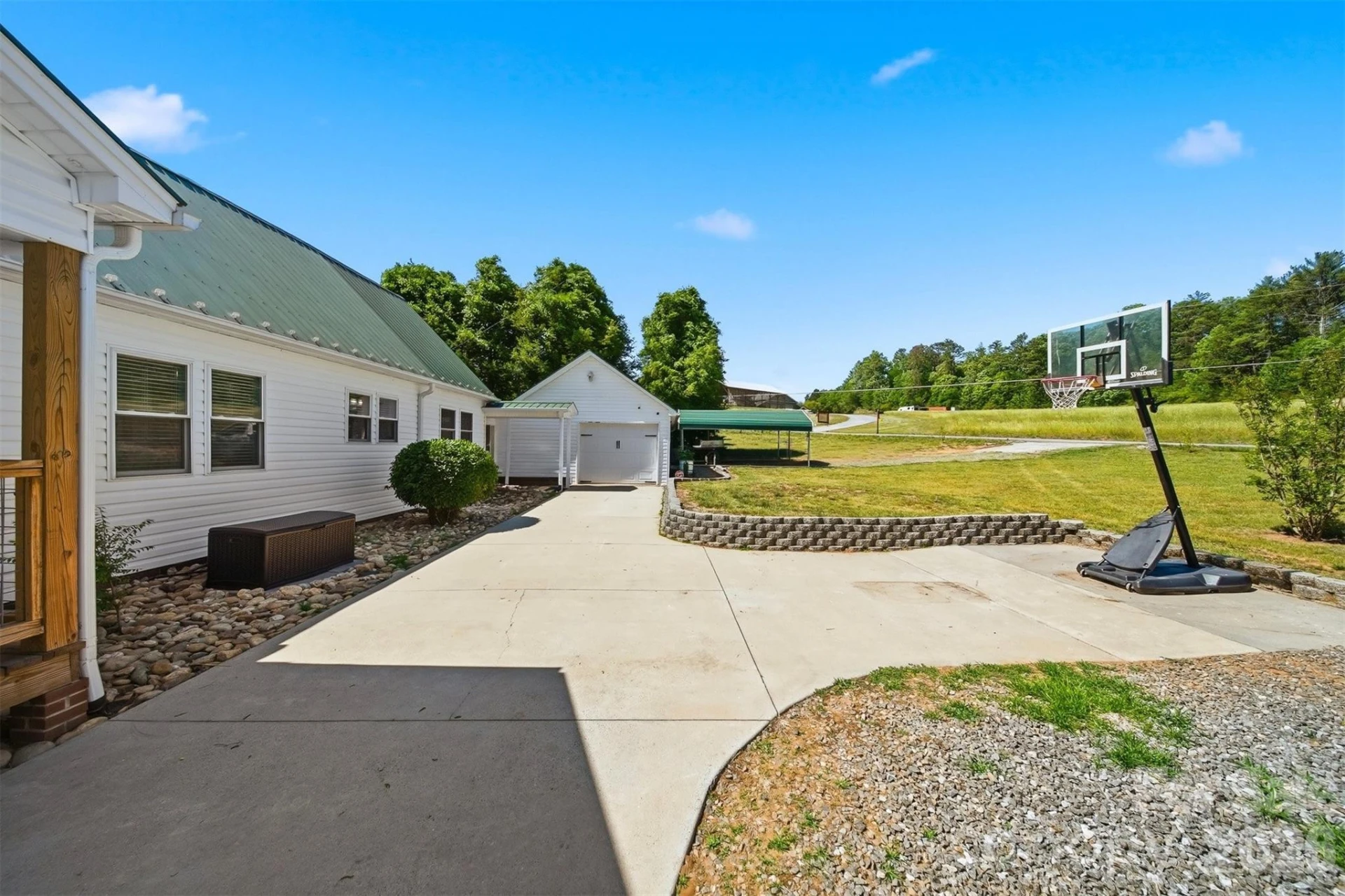 4039 Hartland Road - Photo 34