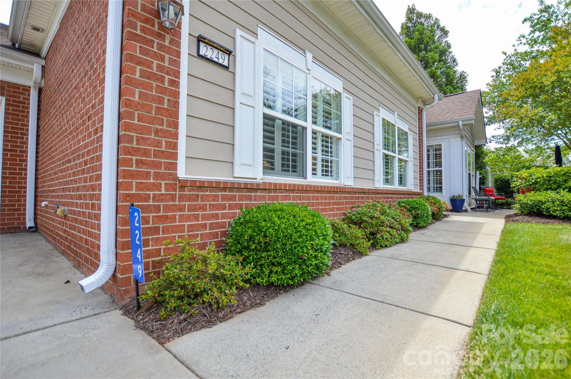 2249 Castle Court - Photo 3