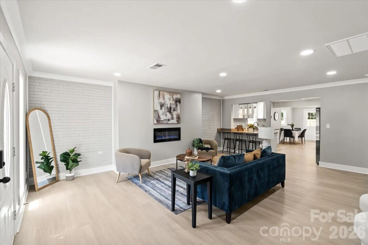 602 Clarinda Street - Photo 2