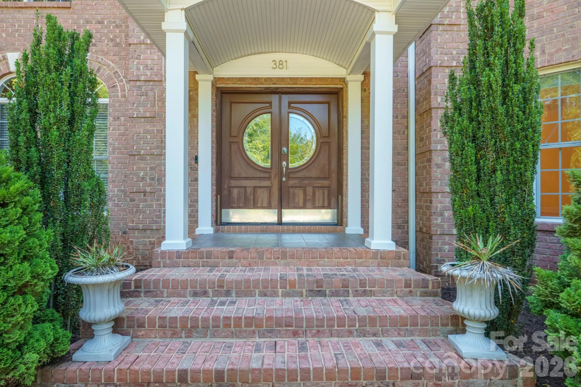 381 Lake Forest Drive - Photo 4