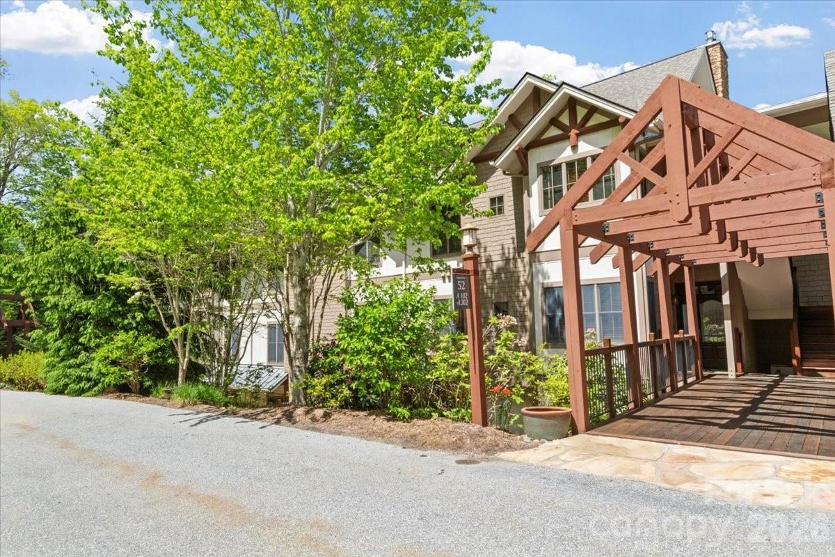 52 Logging Horse Road #A/102