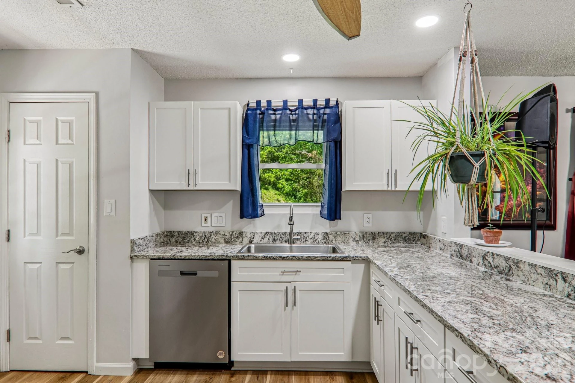 133 Highland Street - Photo 6