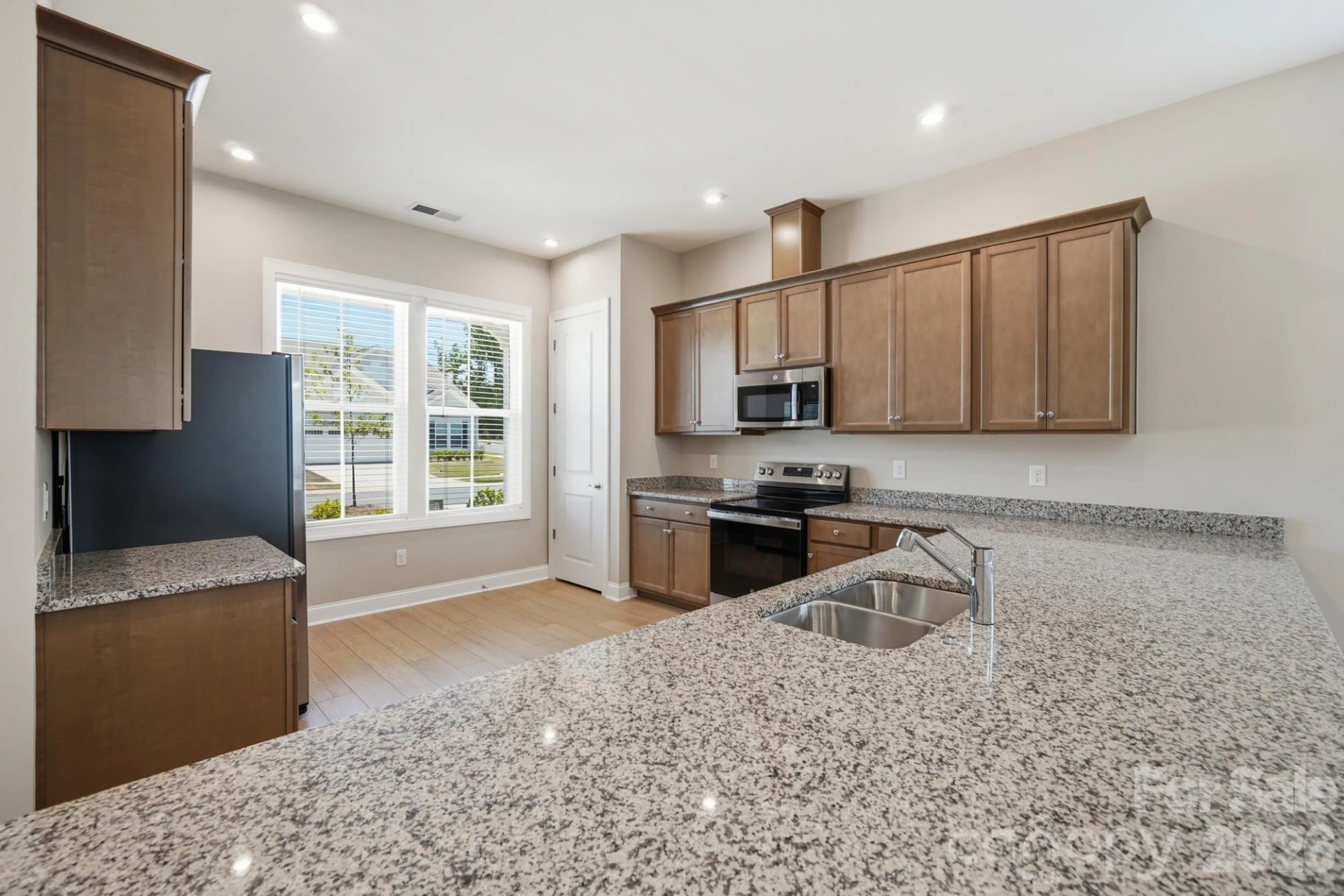 1009 Ballyfin Way - Photo 6