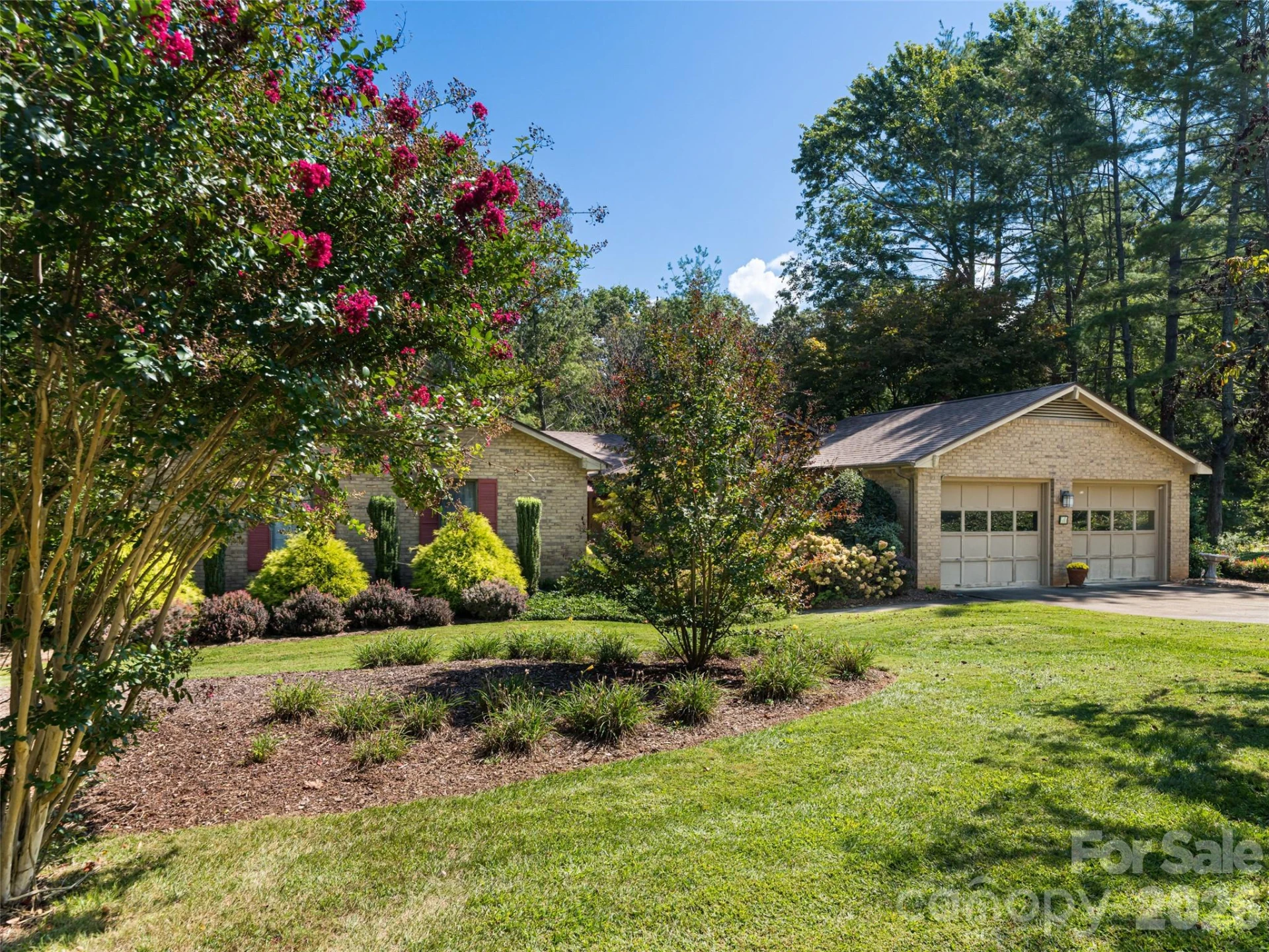 40 Applecross Road - Photo 2