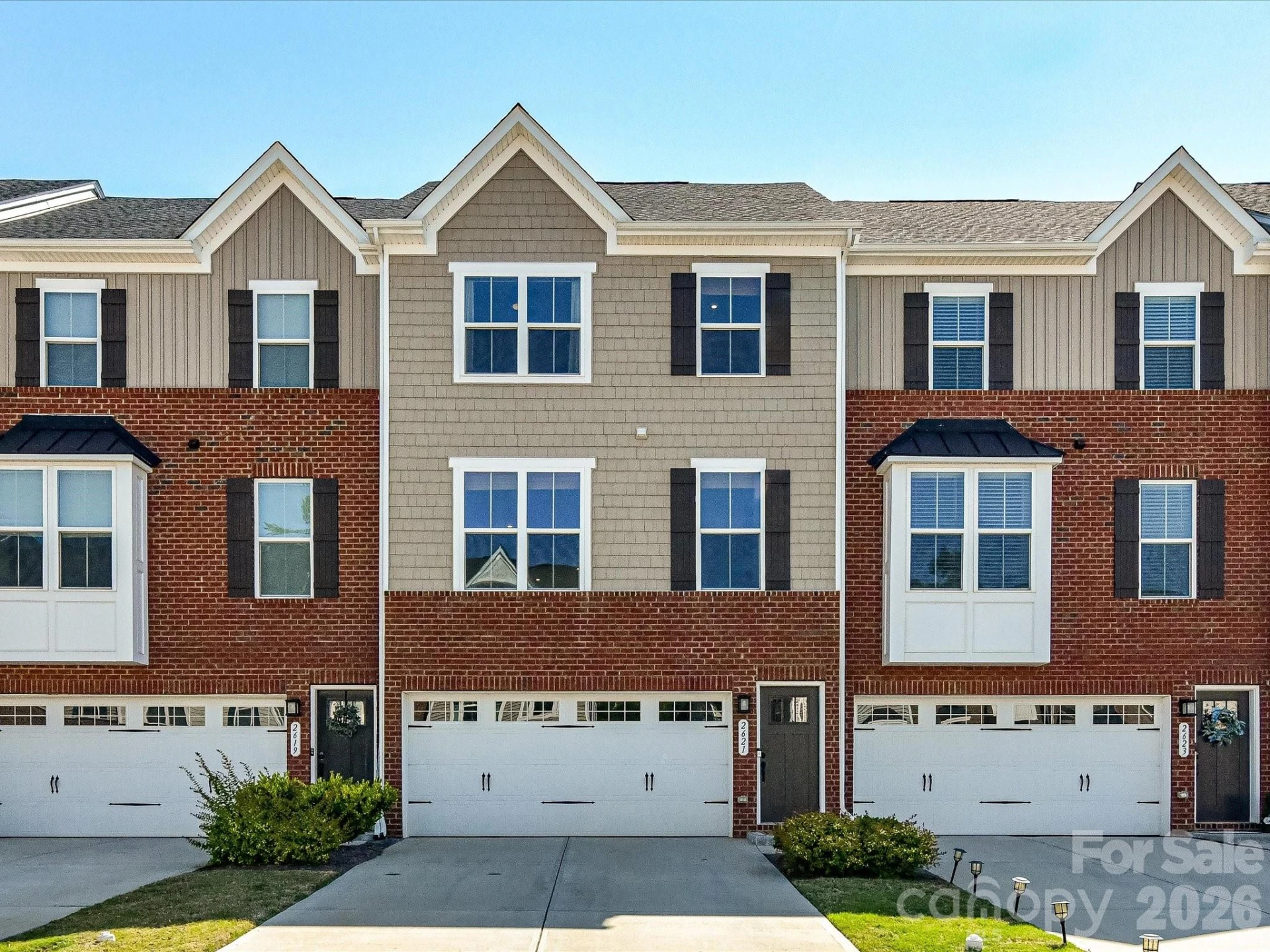 2621 Grantham Place Drive - Photo 2