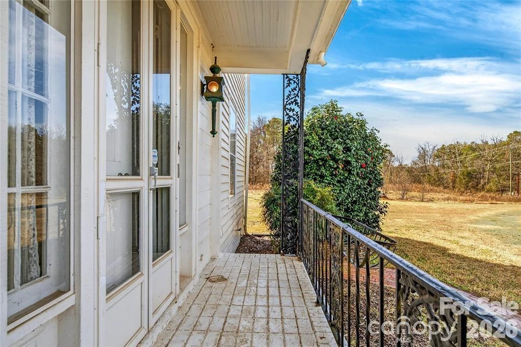 11124 Eastfield Road - Photo 5