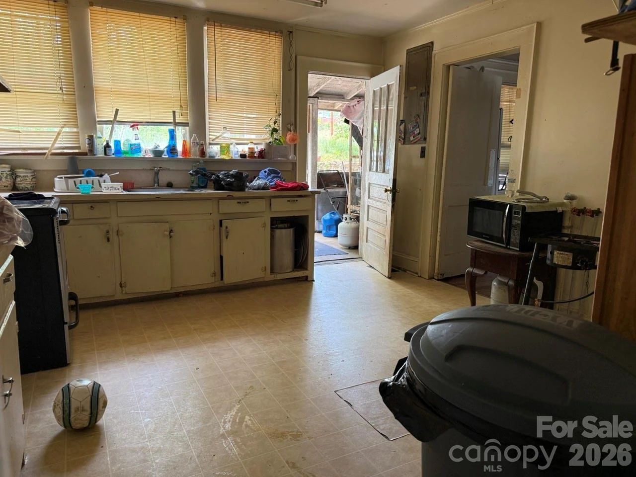 615 Meeting Street - Photo 4