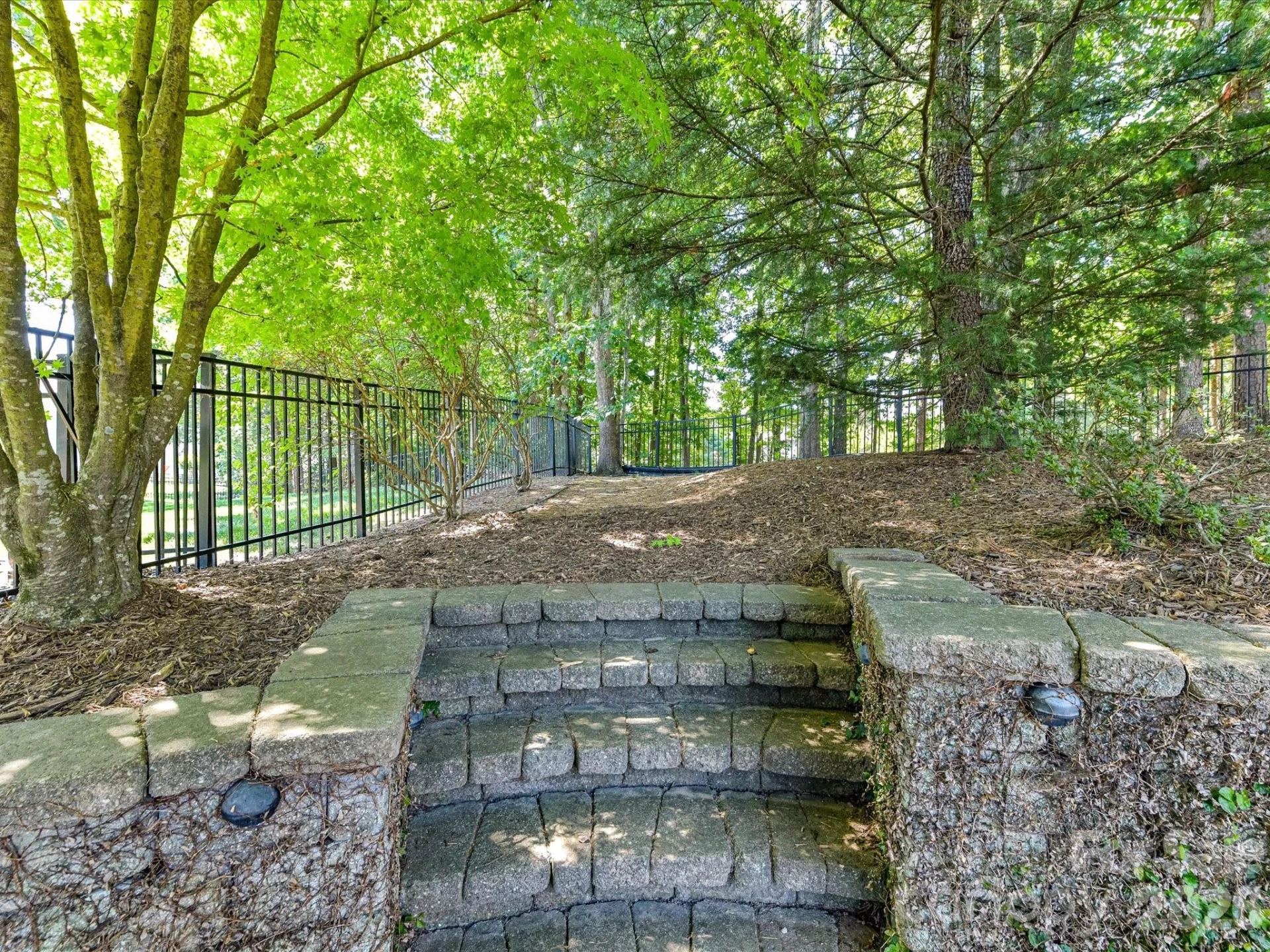 2535 Harlington Lane - Photo 35