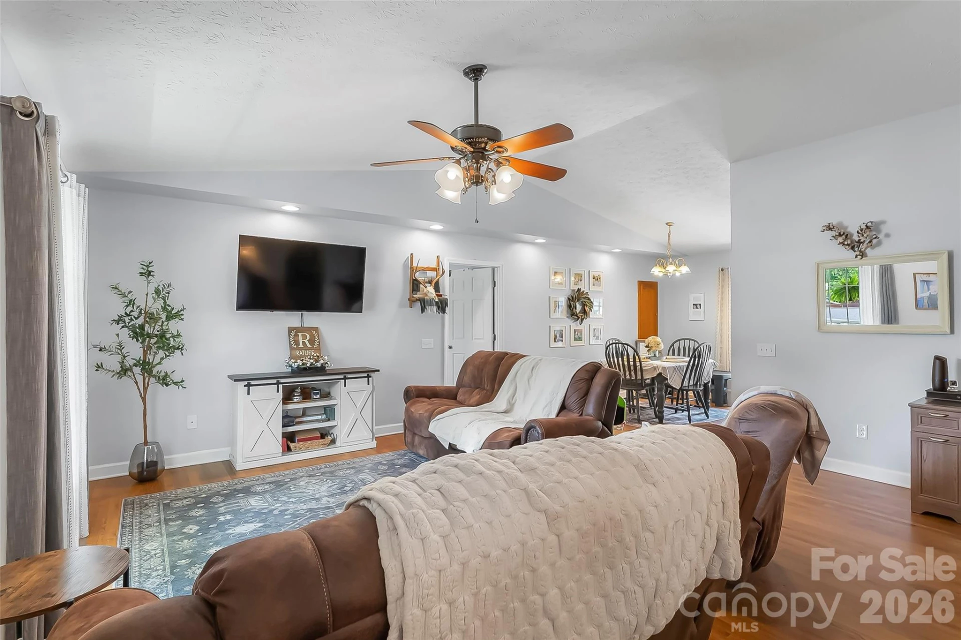 1498 Salem Road - Photo 8