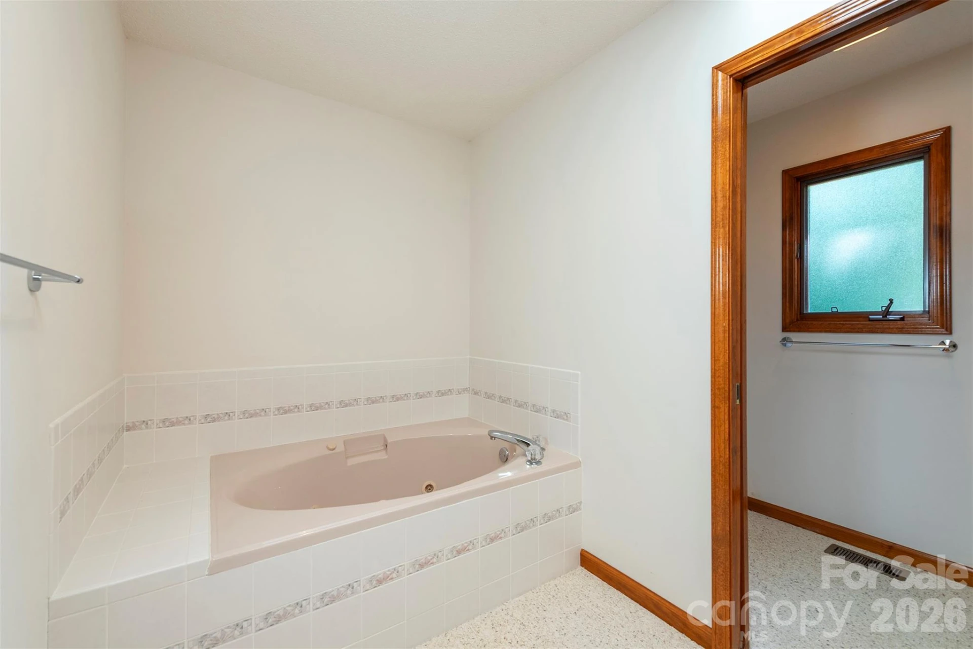29 Hillcreek Drive - Photo 24