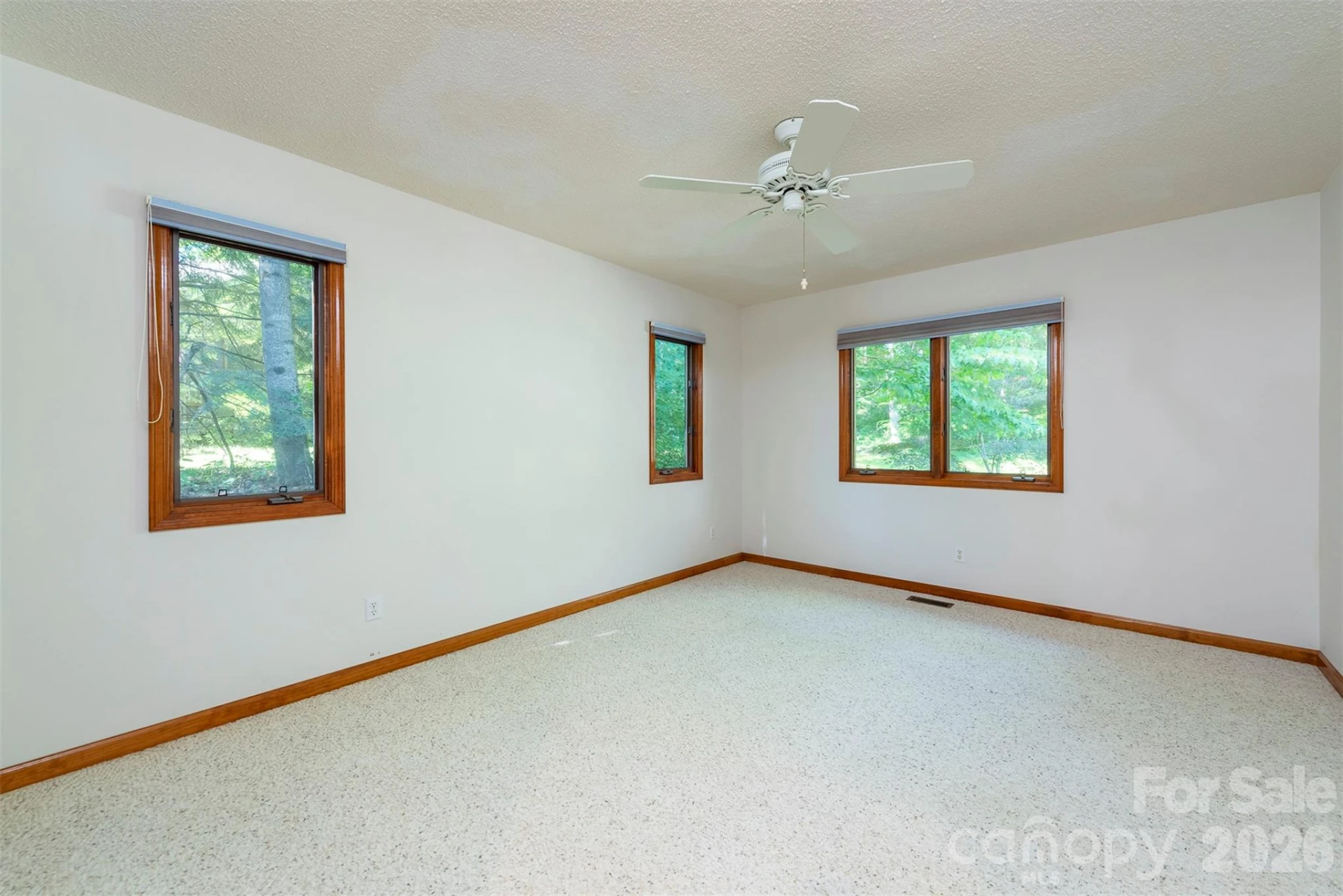 29 Hillcreek Drive - Photo 27