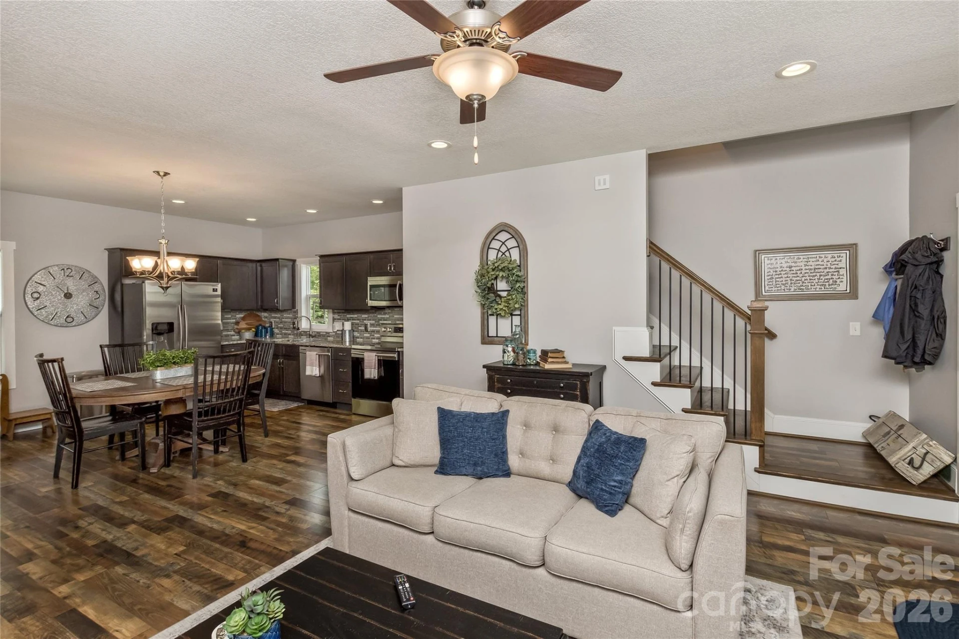 206 Linsonwood Road - Photo 4