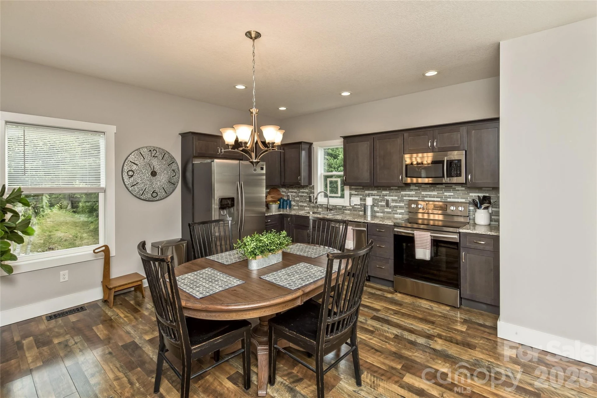 206 Linsonwood Road - Photo 5