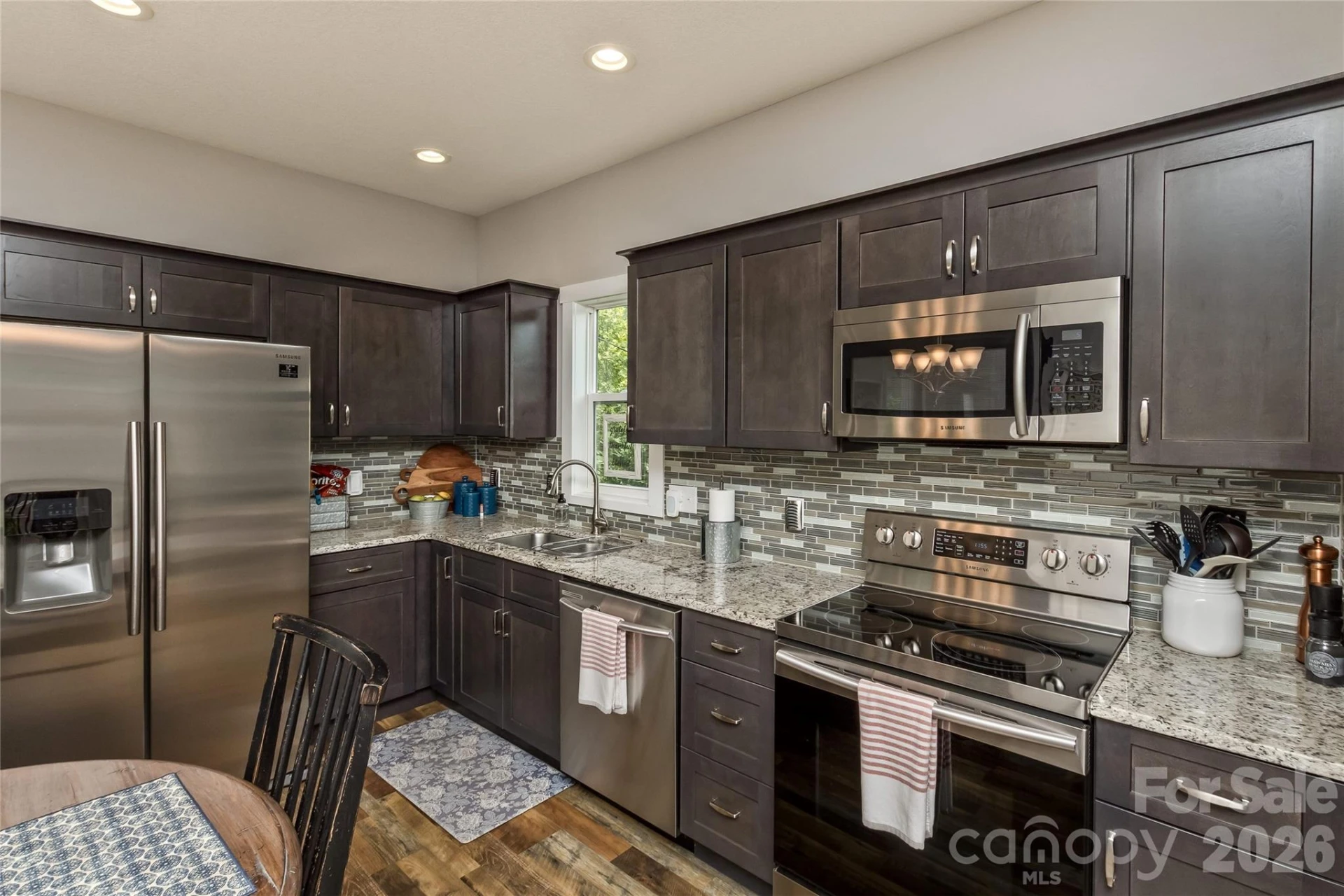 206 Linsonwood Road - Photo 7