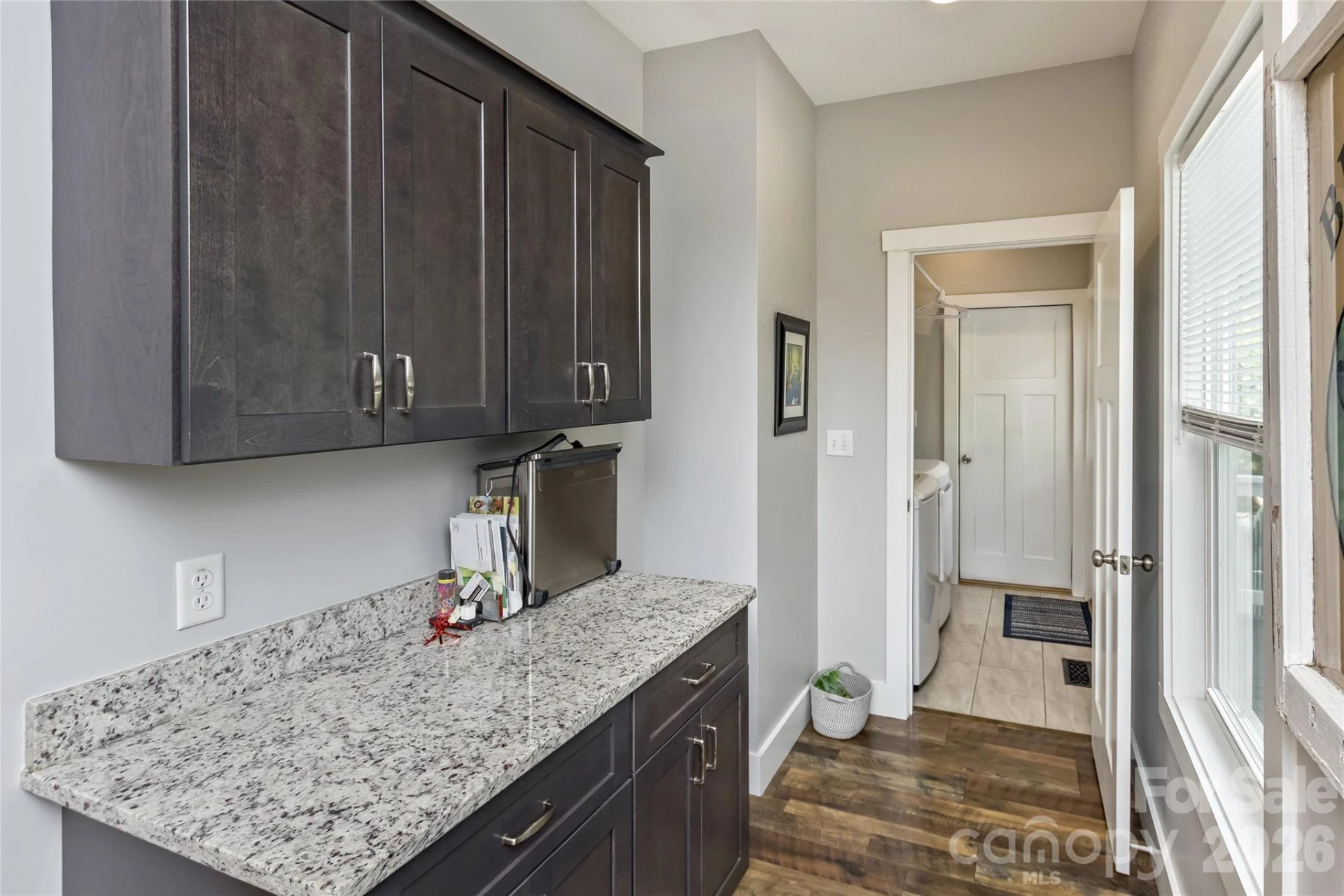 206 Linsonwood Road - Photo 8