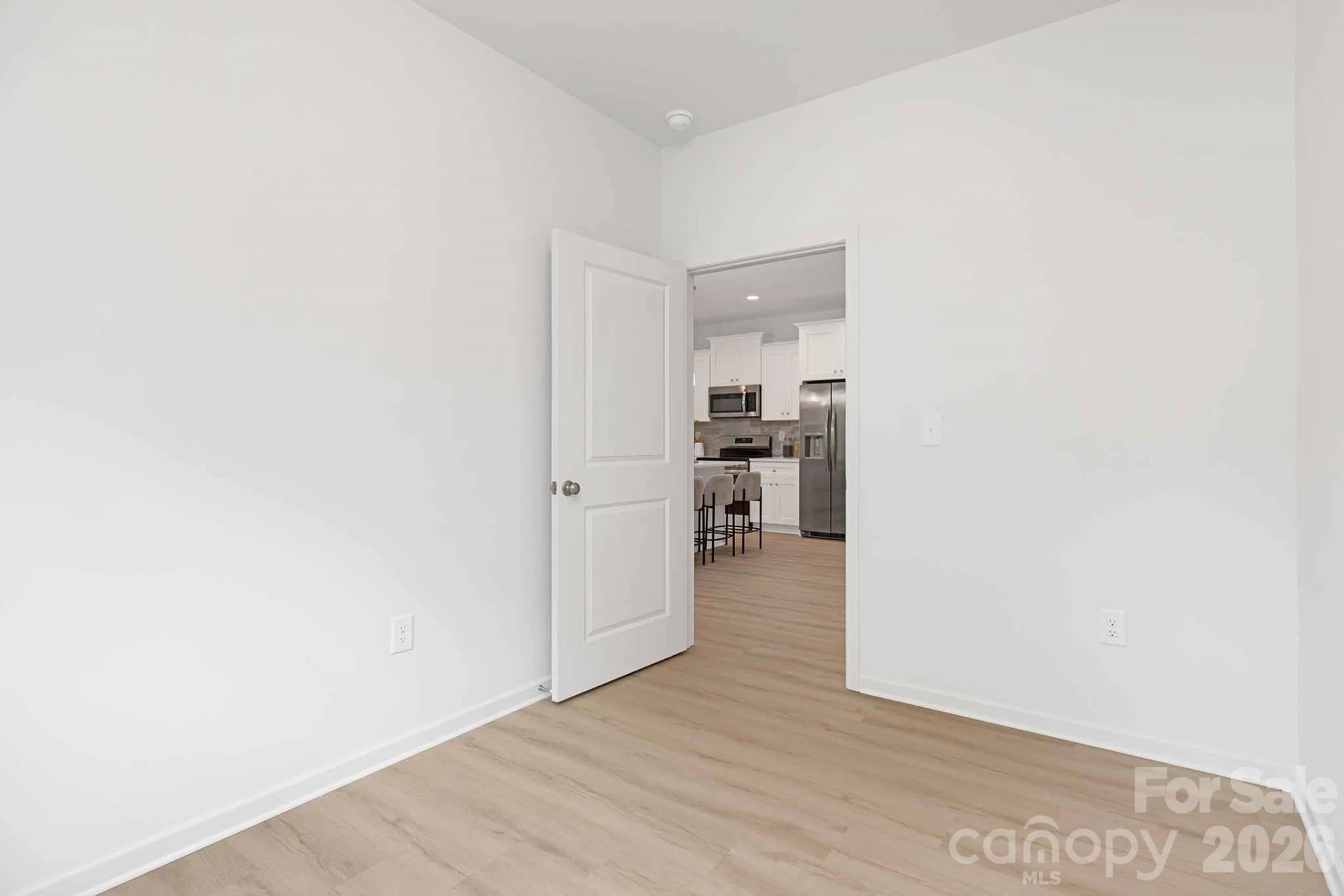 11721 Platon Avenue - Photo 14