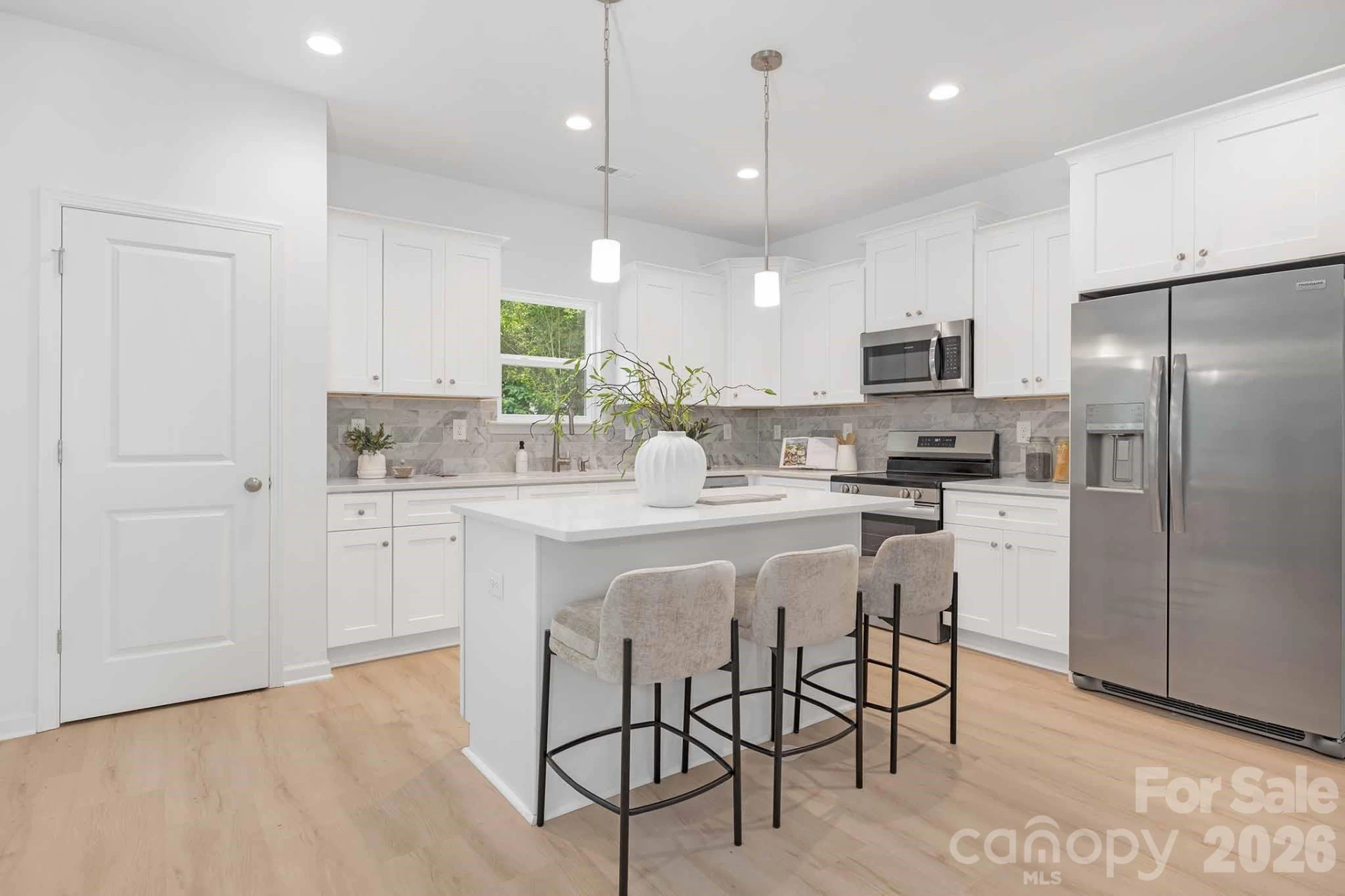 11721 Platon Avenue - Photo 5