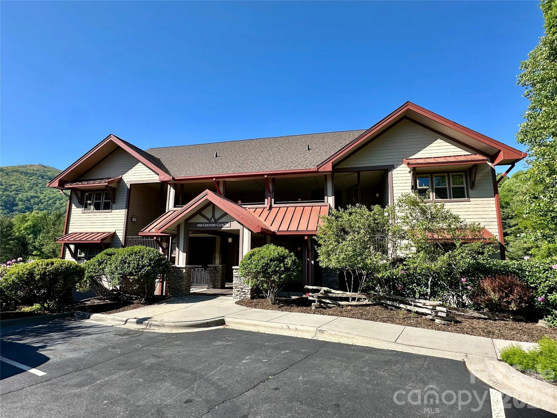 1560 Country Club Drive #A202
