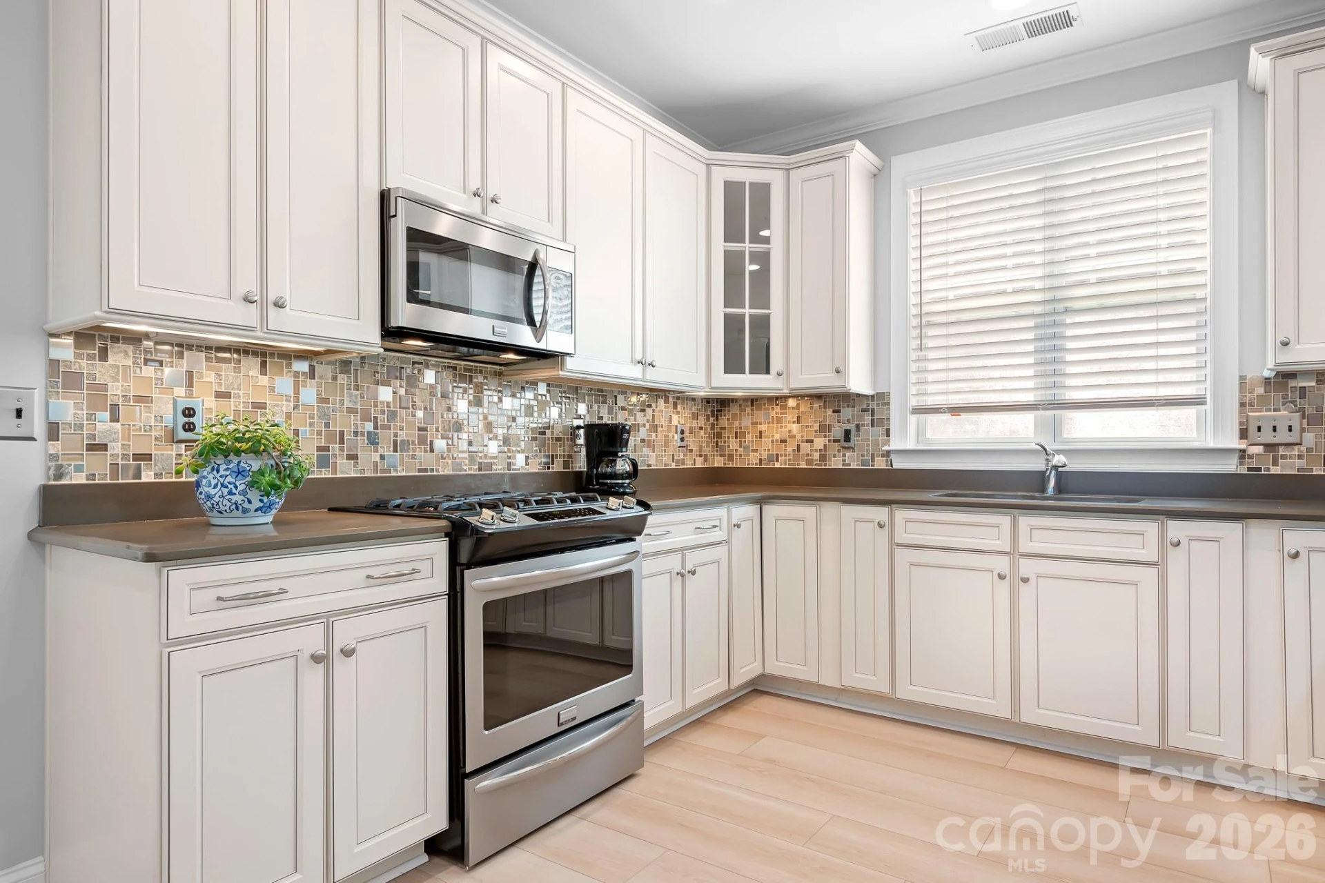 18413 Neville Avenue - Photo 11