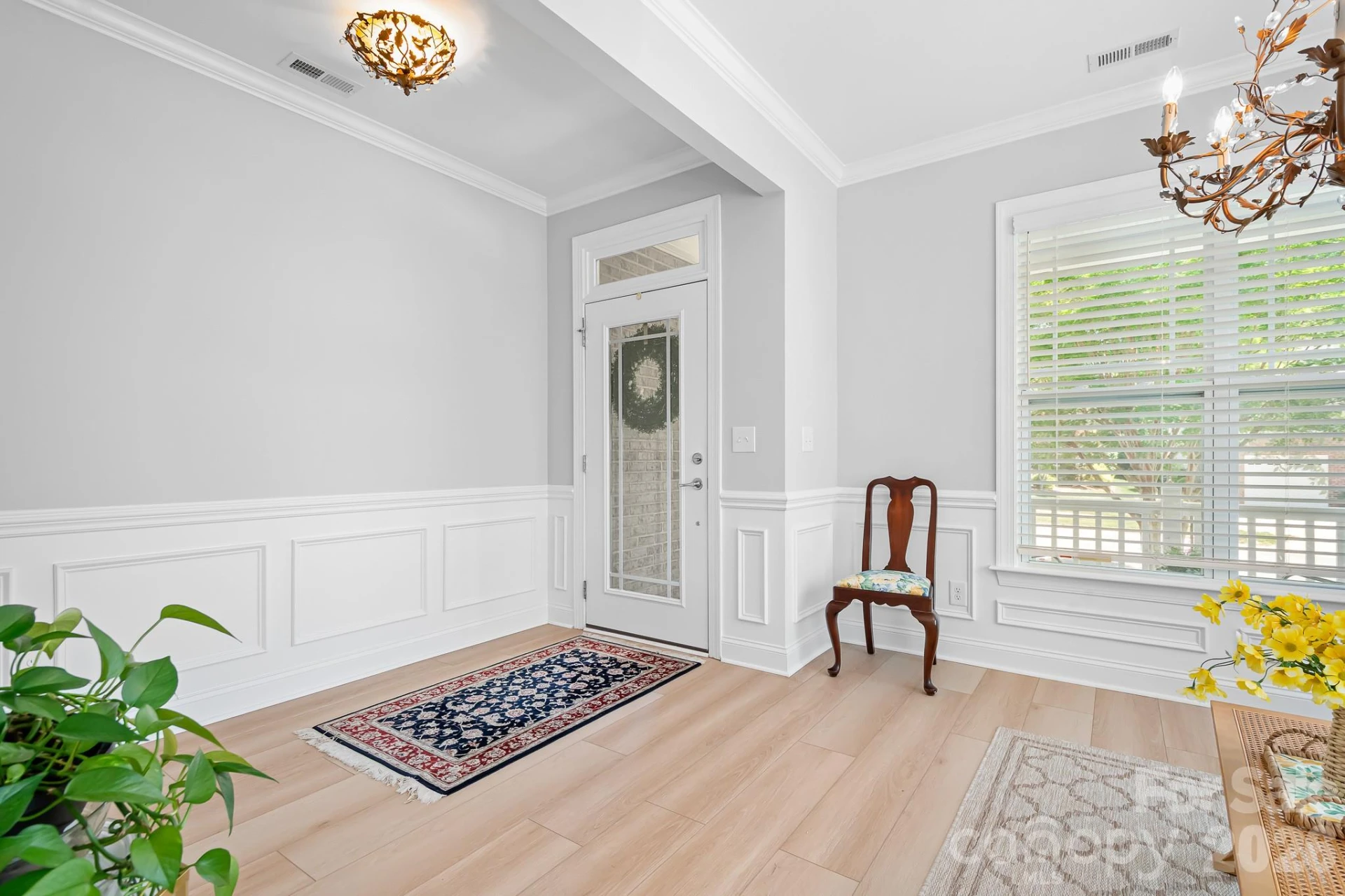 18413 Neville Avenue - Photo 8