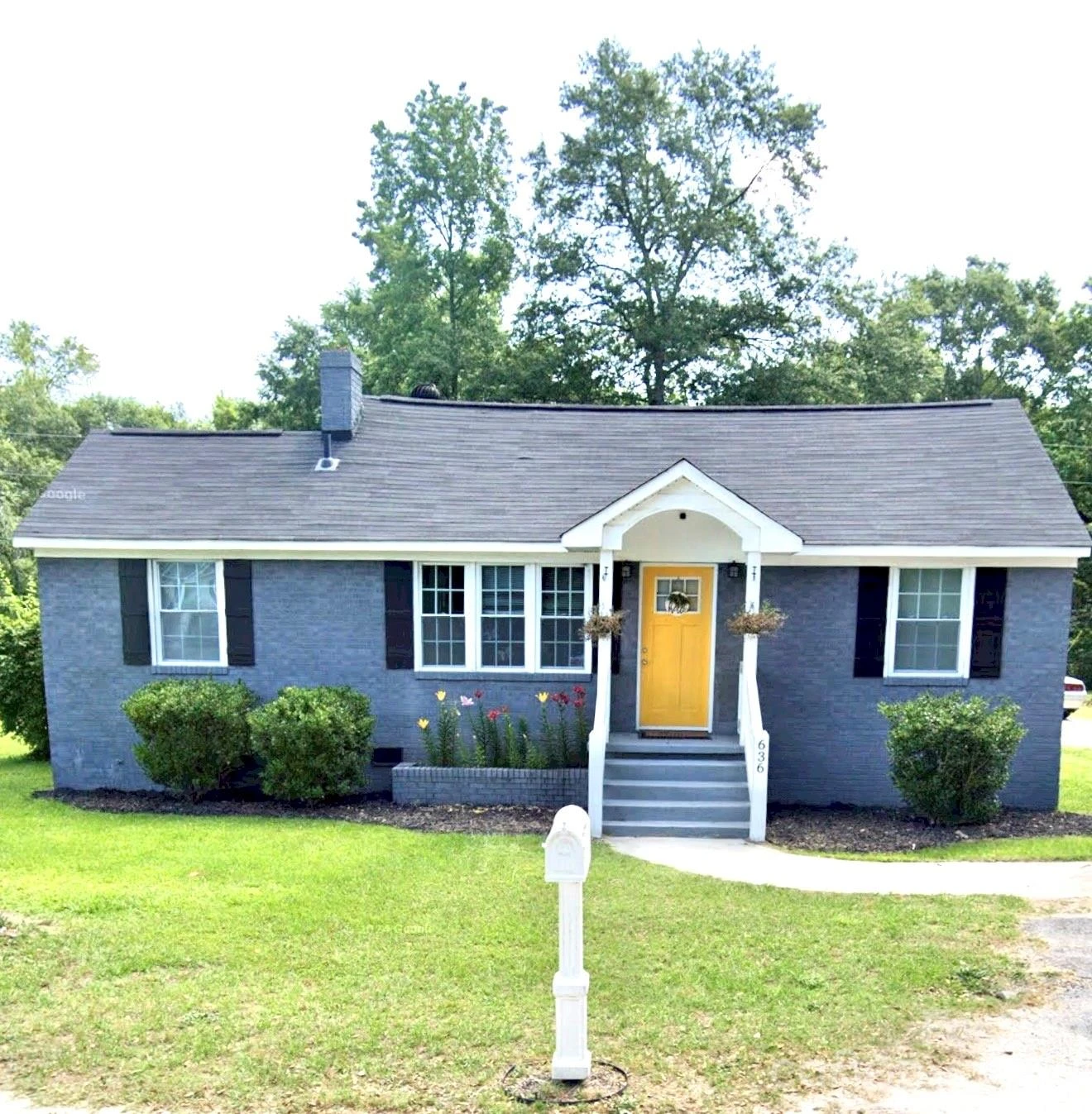 636 Hart Street