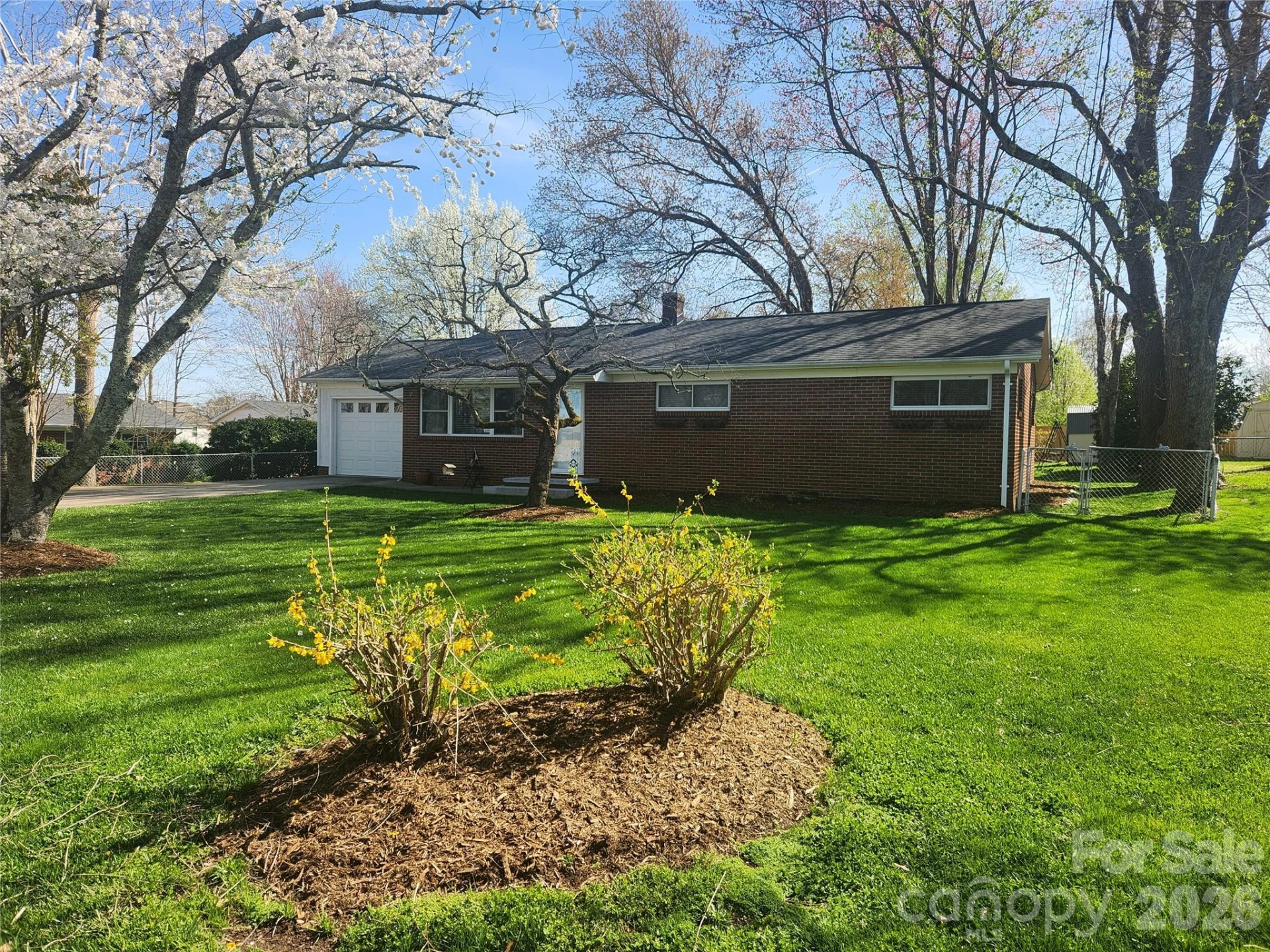 492 14th Avenue Drive - Photo 2