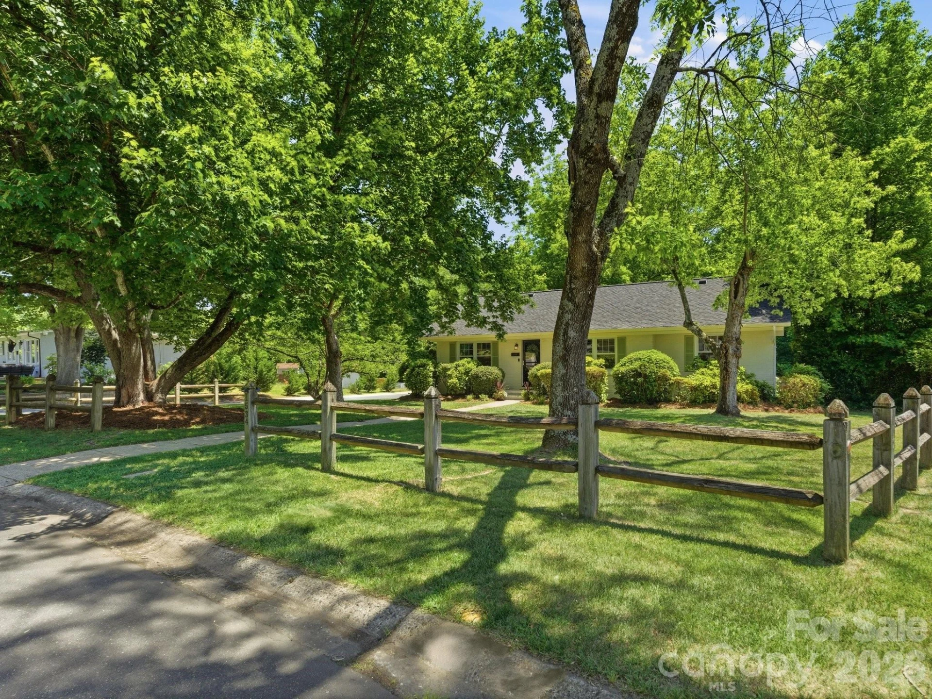 1534 Edgewater Drive - Photo 40