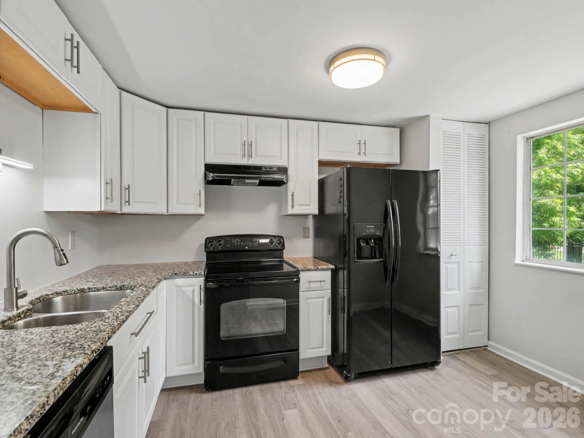 9416 Lexington Circle - Photo 11