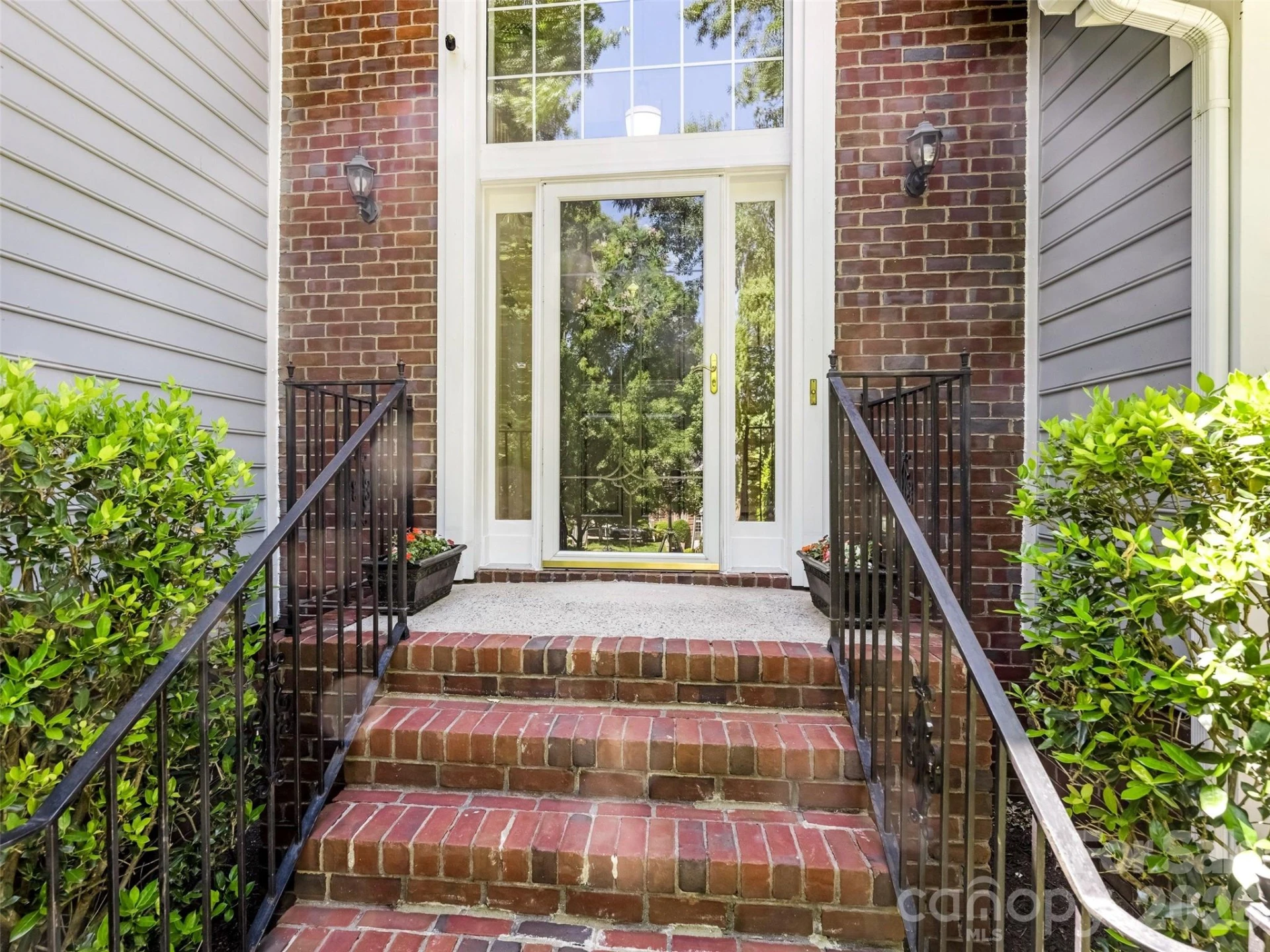 6534 Summertree Lane - Photo 2
