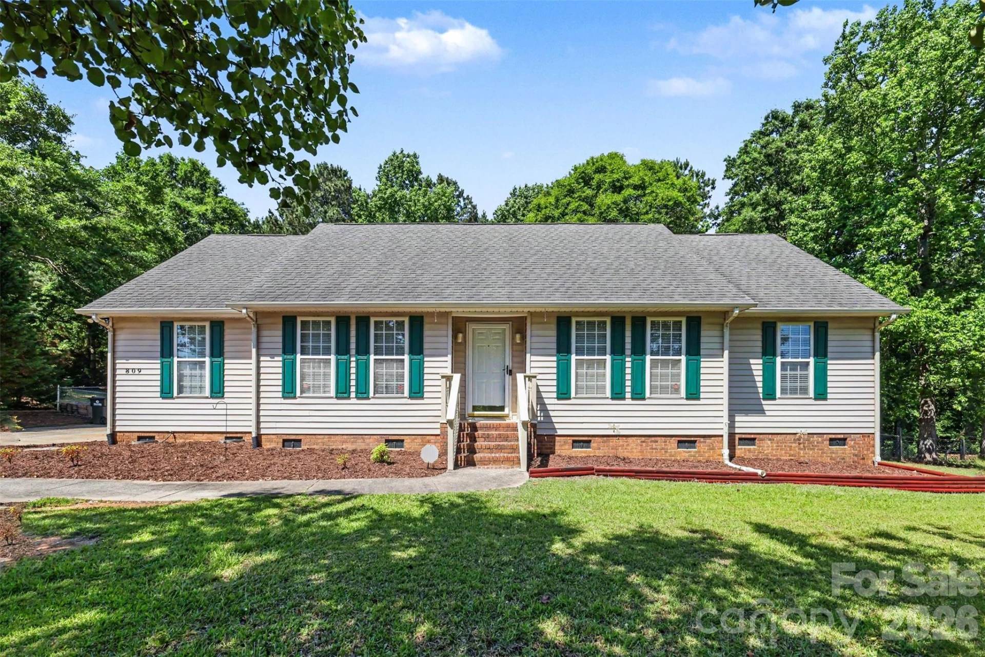 809 Robertson Road - Photo 2