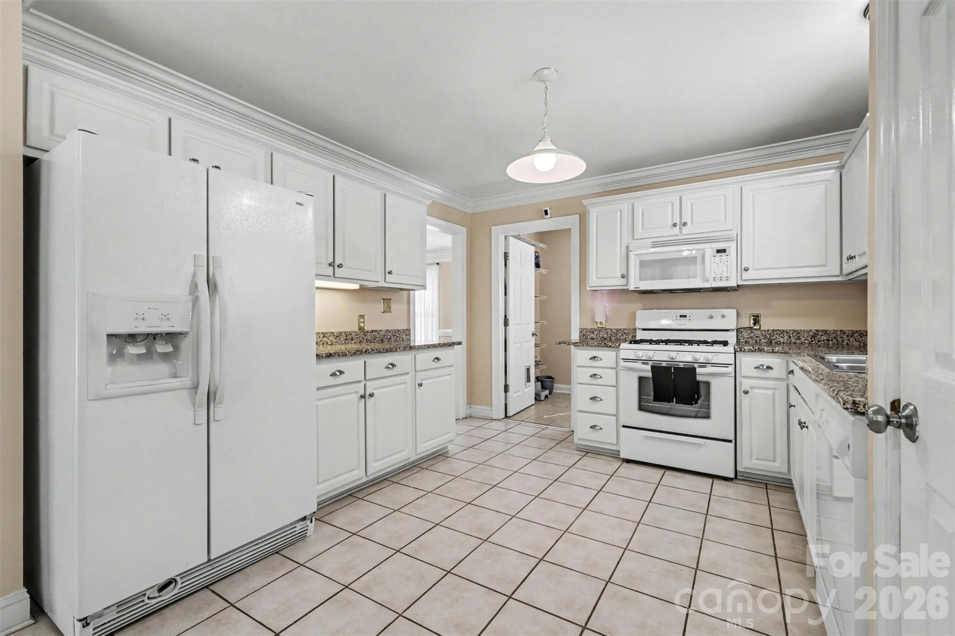 809 Robertson Road - Photo 3