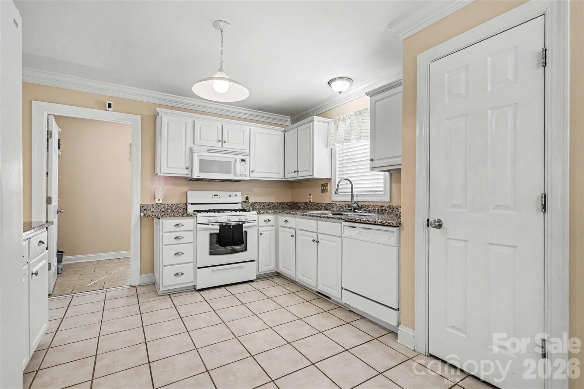 809 Robertson Road - Photo 5