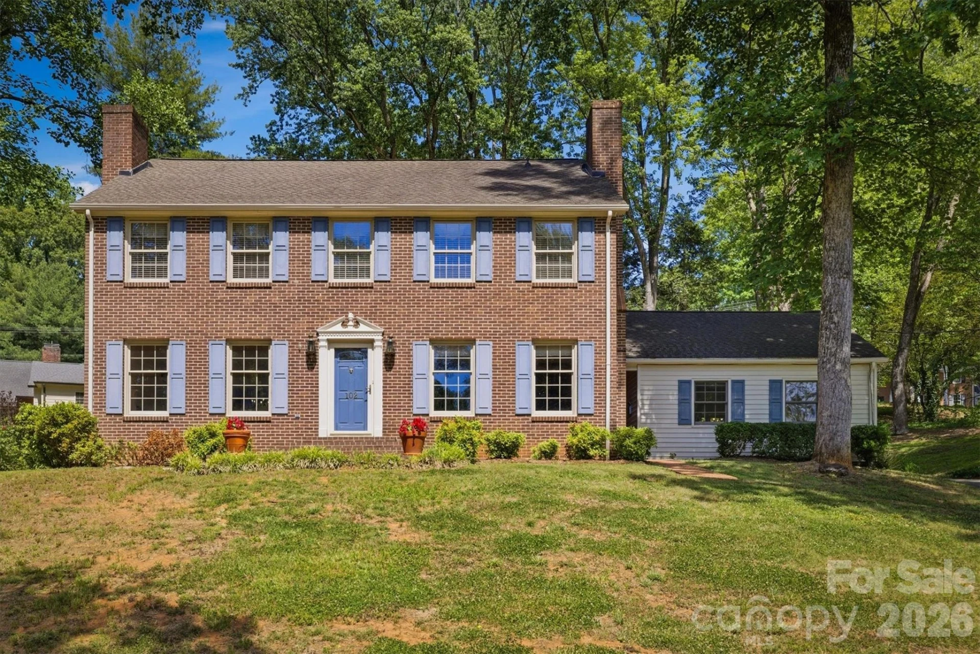 102 Woodland Drive - Photo 2