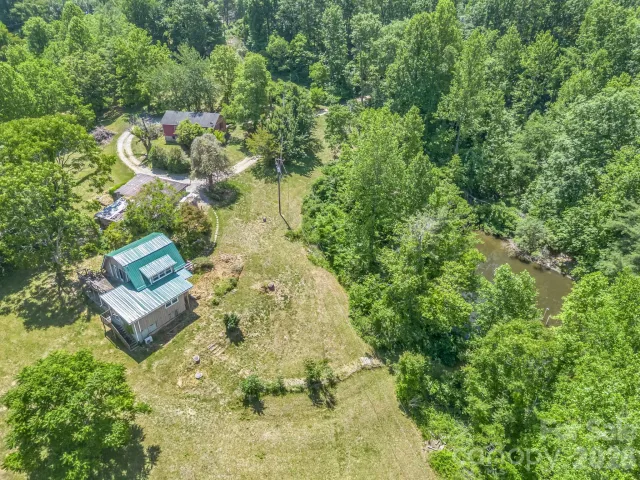 255 & 257 Crescent Street, Saluda, NC, 28773