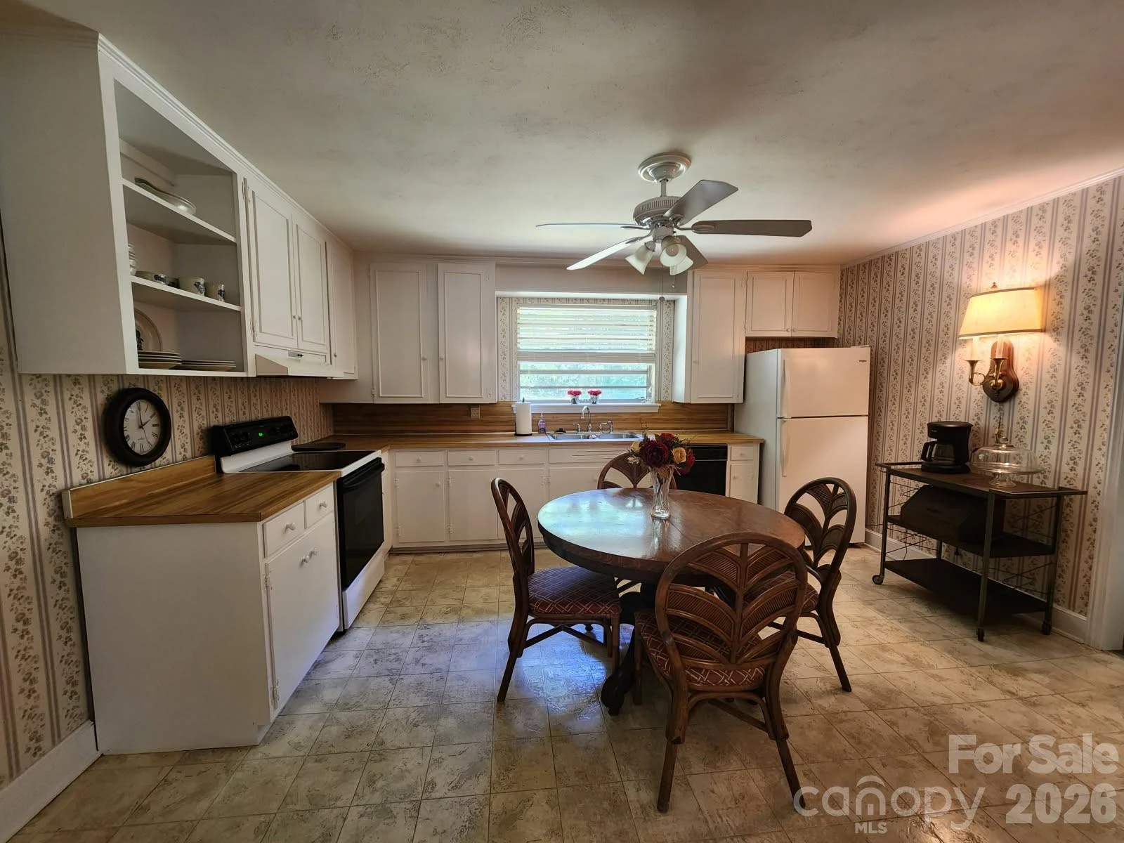 2333 Lynwood Drive - Photo 9