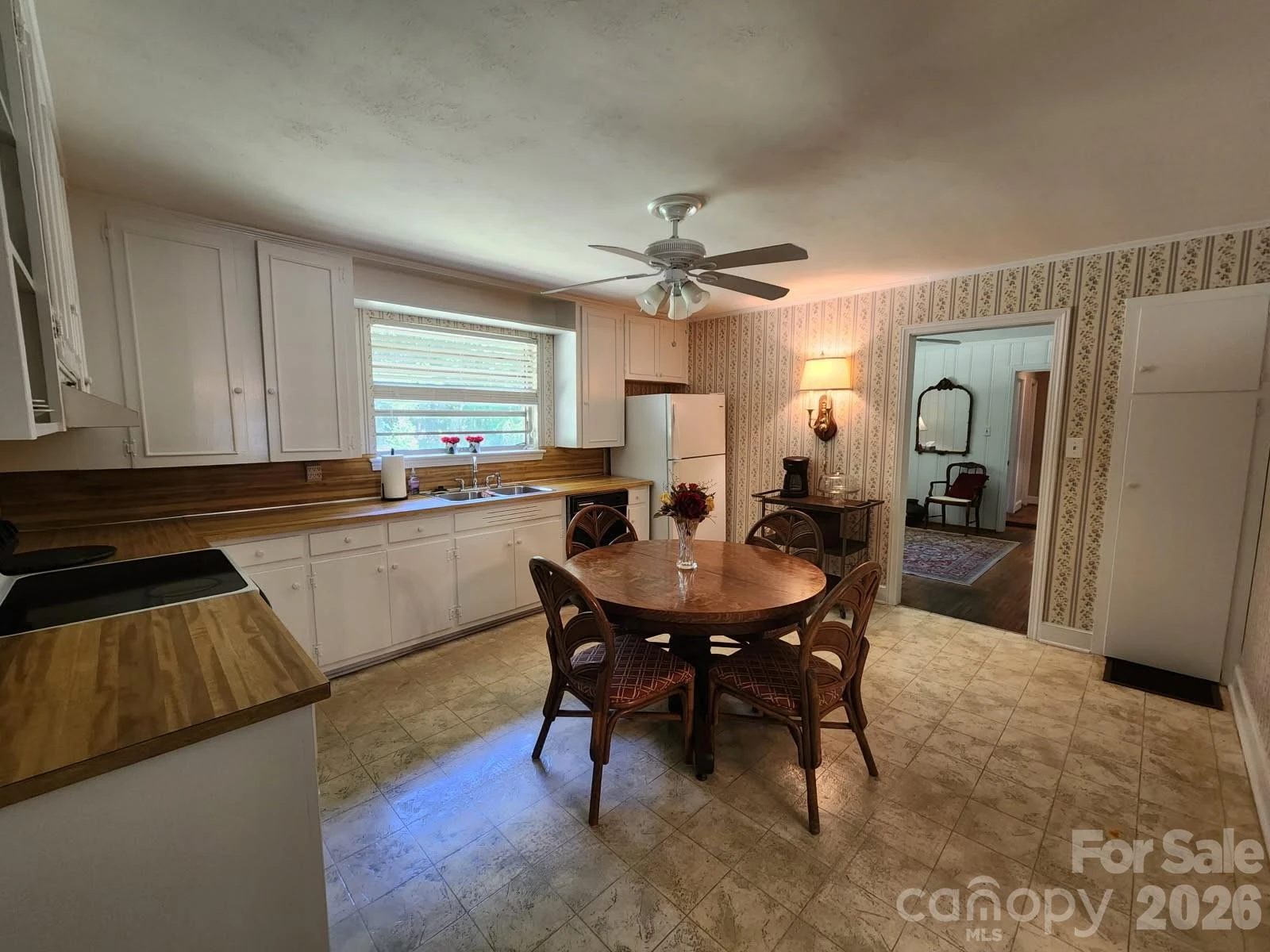 2333 Lynwood Drive - Photo 10