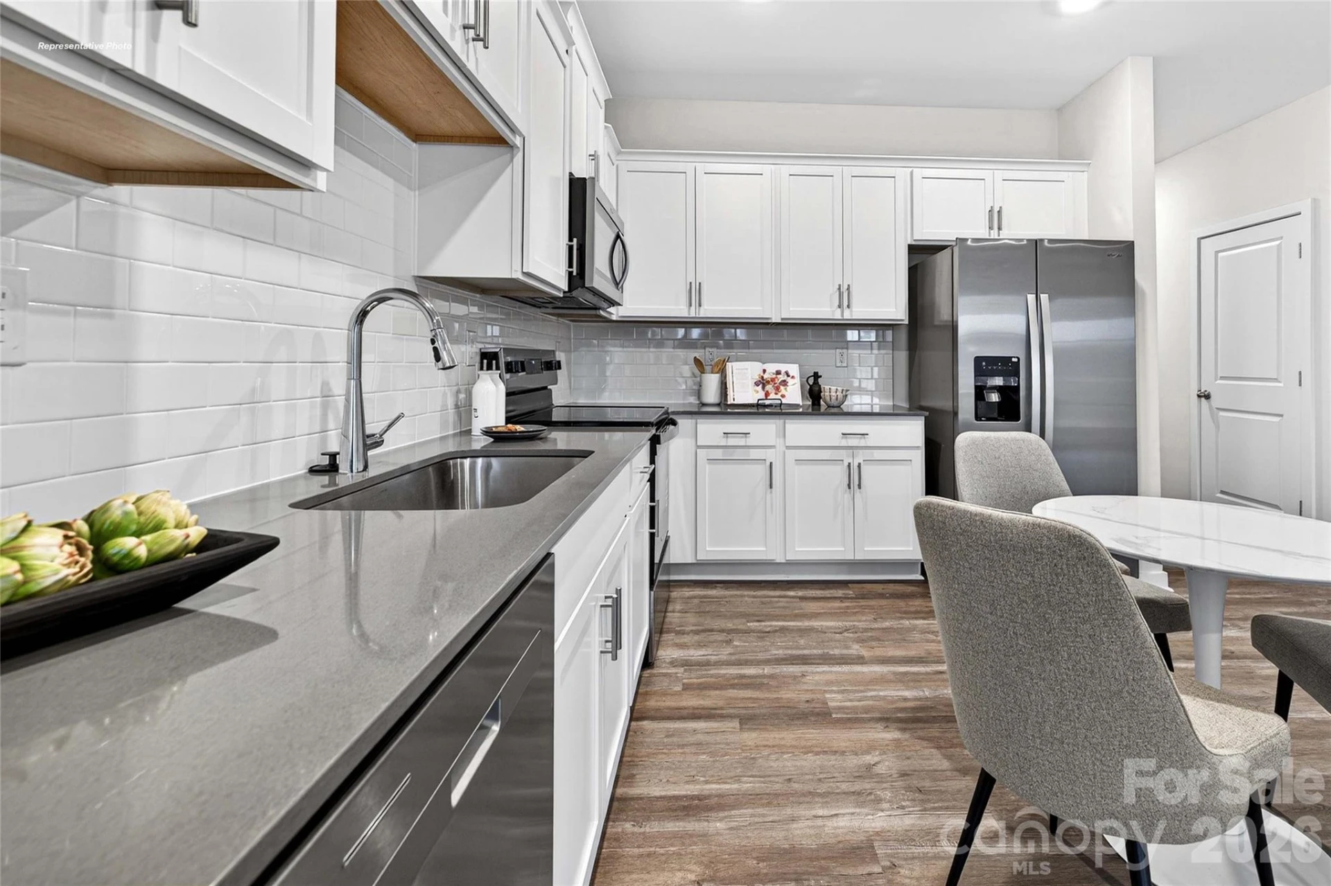 658 13th Avenue Drive - Photo 4