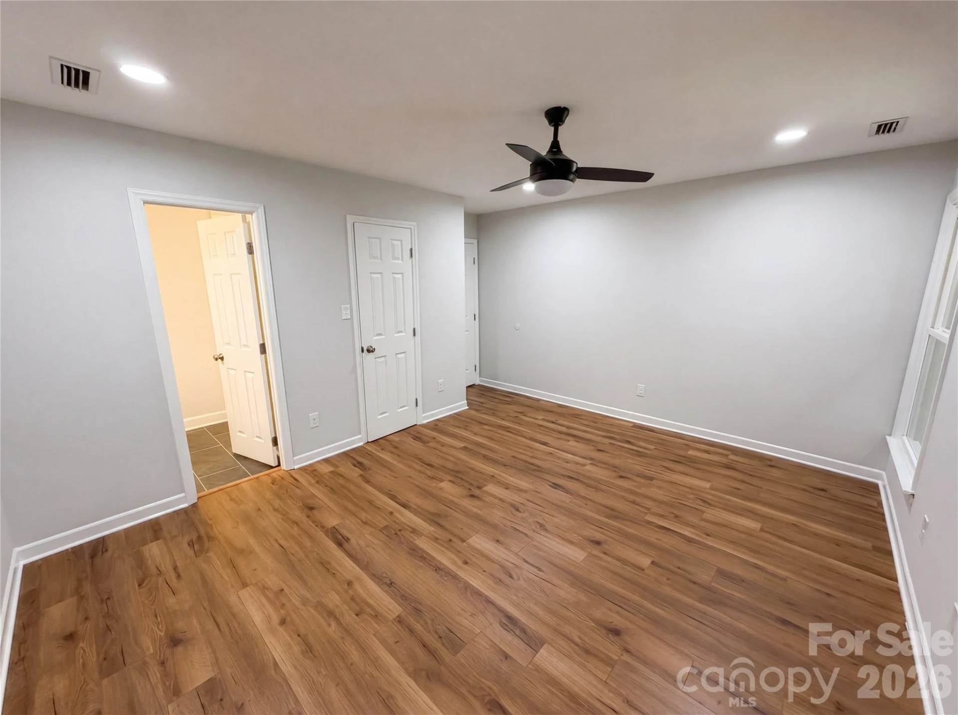 4554 Strangford Avenue - Photo 12